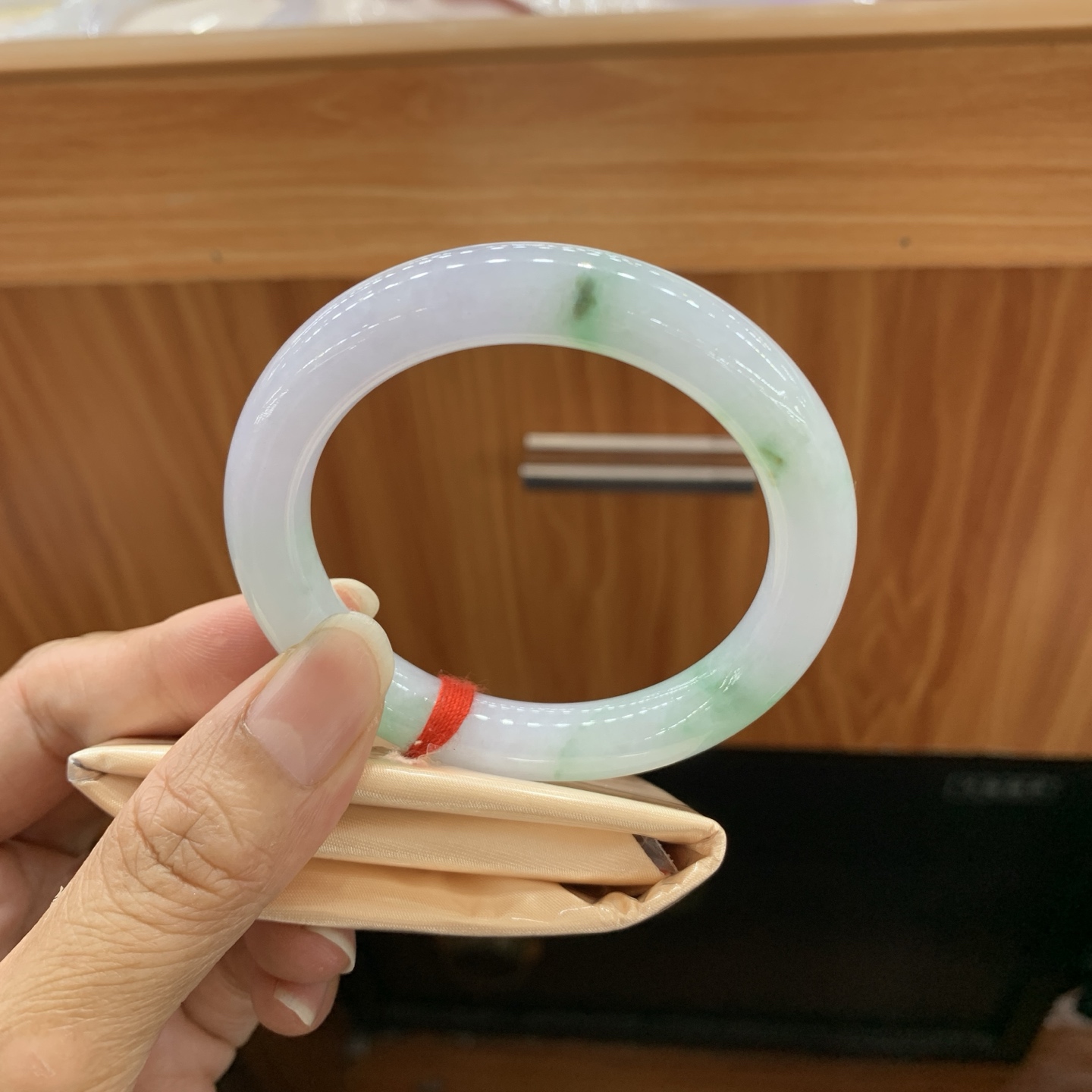 060413GX 飘花圆条翡翠手镯 52.2-10-9