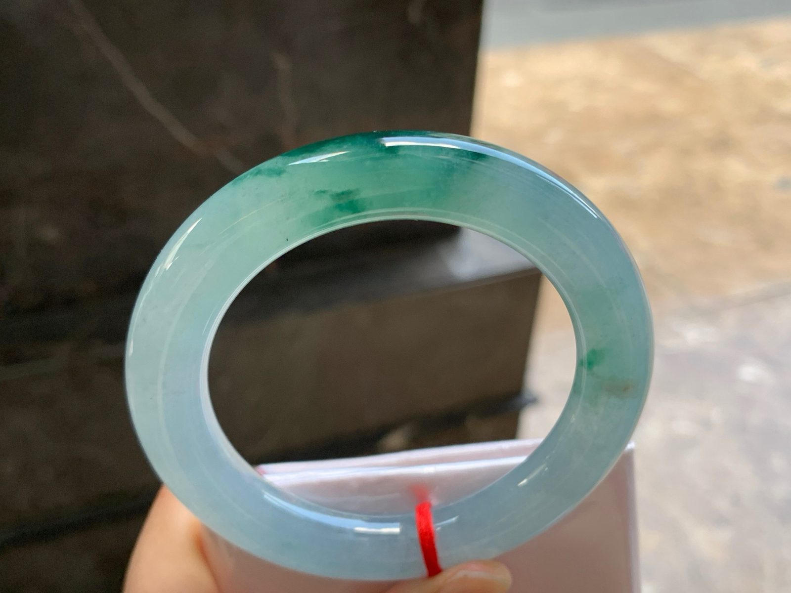 55-11
飘花圆条手镯^_^颜色鲜艳