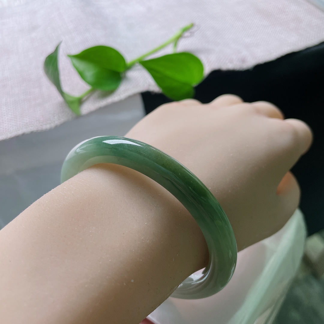 55.8/8.8，油青圆条，颜色由浅入深，渐入佳境的感觉，油性好，种老，无裂，ss54460a