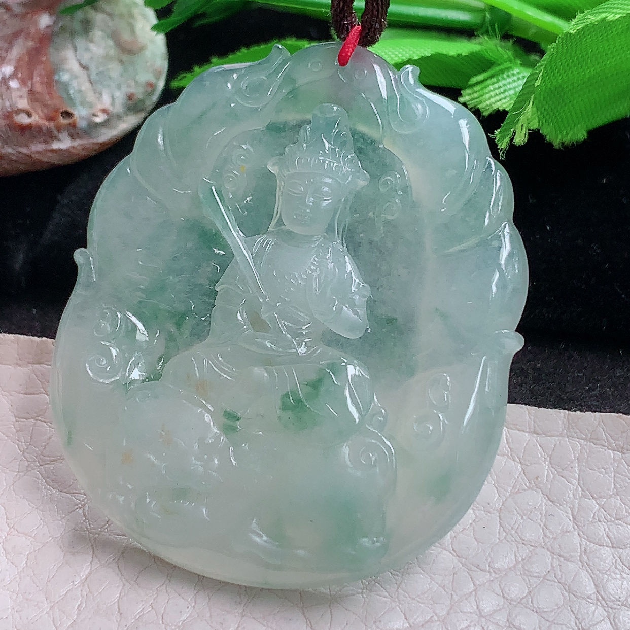 bg实拍52*44*5.5缅甸翡翠a货精雕冰飘花文殊菩萨 生肖守护神玉吊坠