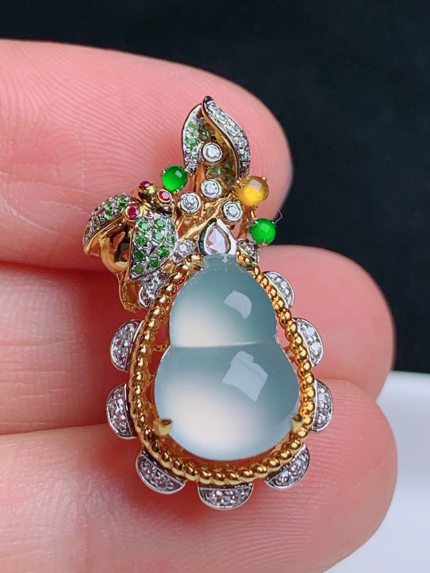 ️ 葫芦，种水，饱满纯净，18k金伴真钻尺寸27.6-15.2-12.8mm
