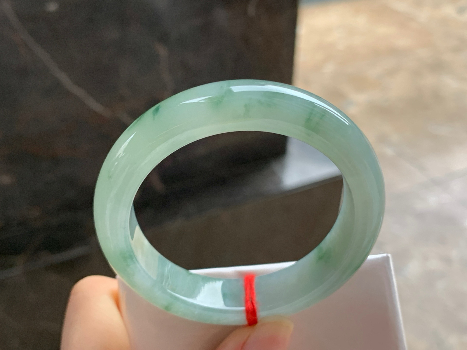 50.5-12.4-8.4
飘花手镯^_^细腻
