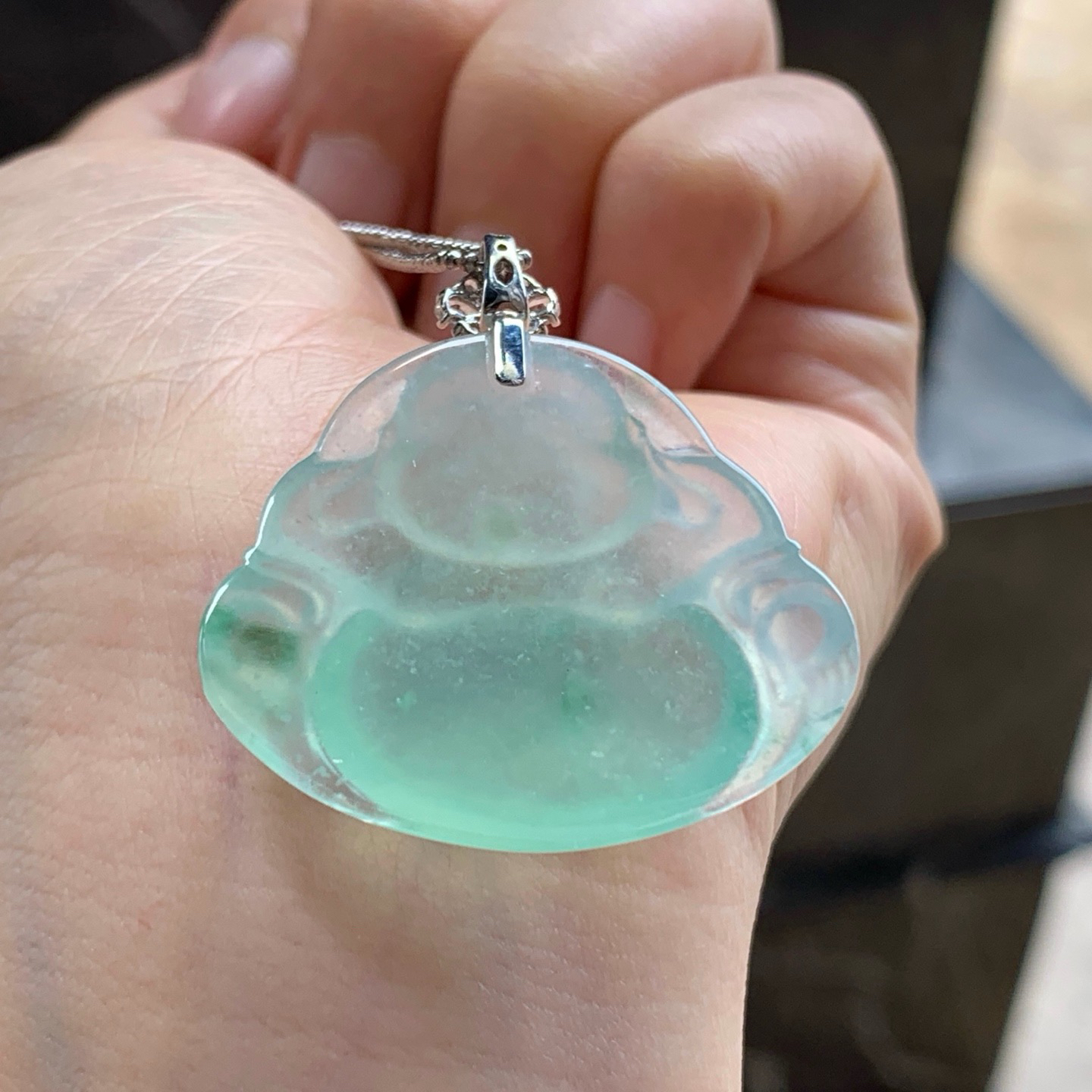 金扣冰种飘绿花佛公^_^冰透 一刀切