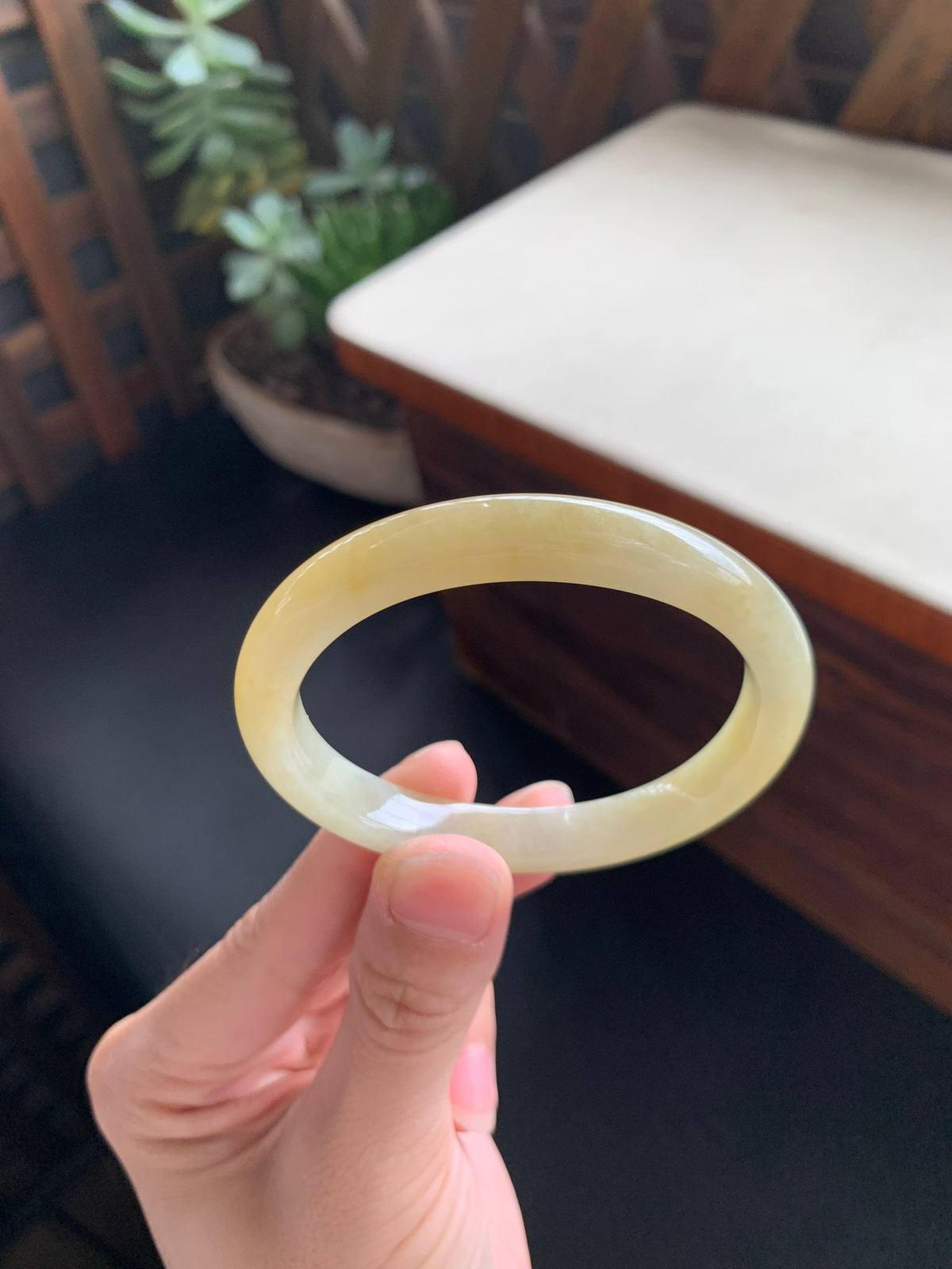 55.1圈口黄翡贵妃手镯，小棉丝可忽略