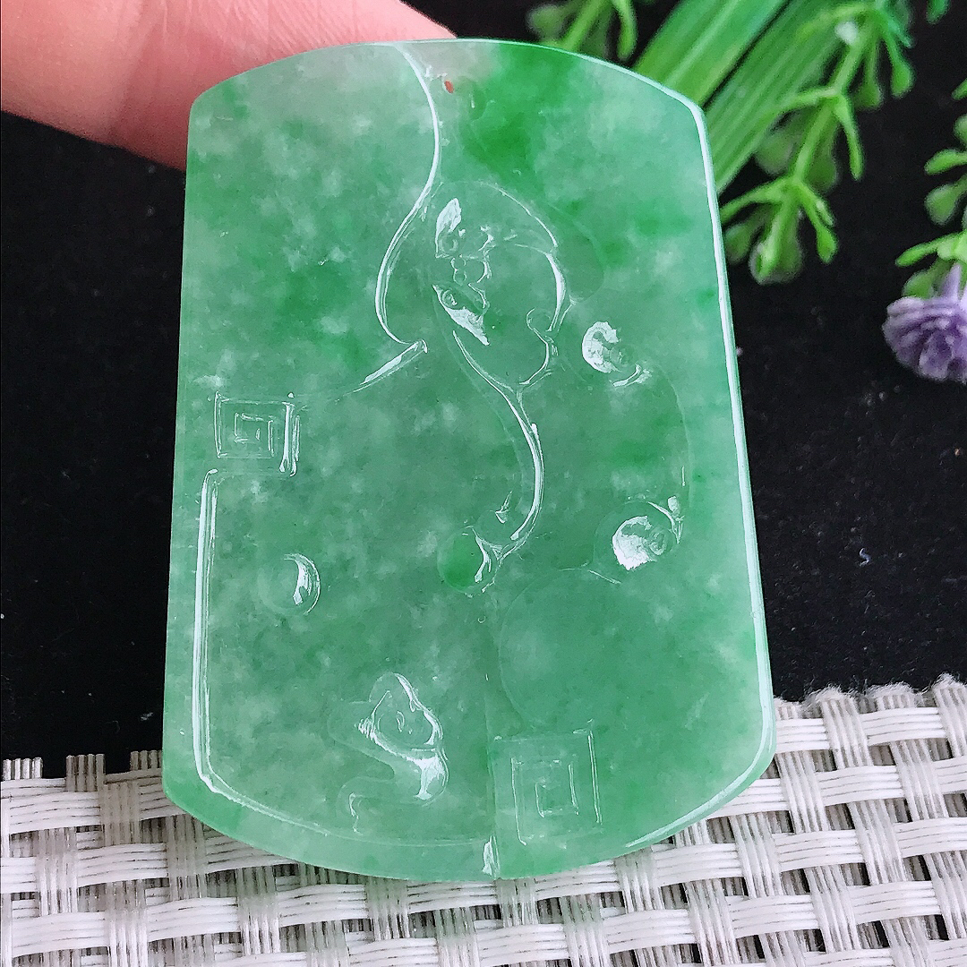 实拍A货翡翠55/39.3/7.3老坑冰胶满绿阳绿仿古福牌吊坠翡翠玉牌挂件