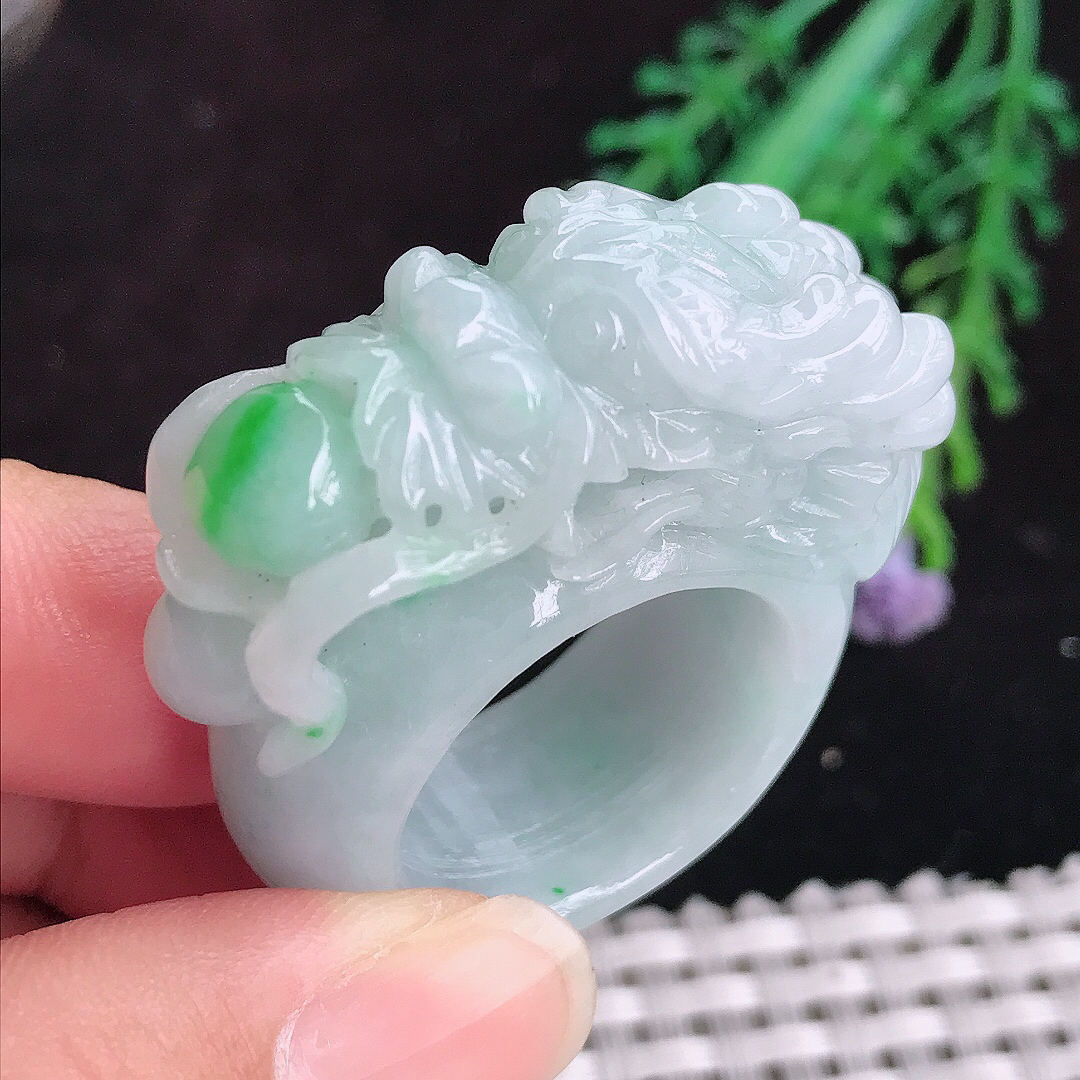 实拍A货翡翠21.2/13.6/6.5老坑精美飘阳绿龙头戒指扳指翡翠玉戒