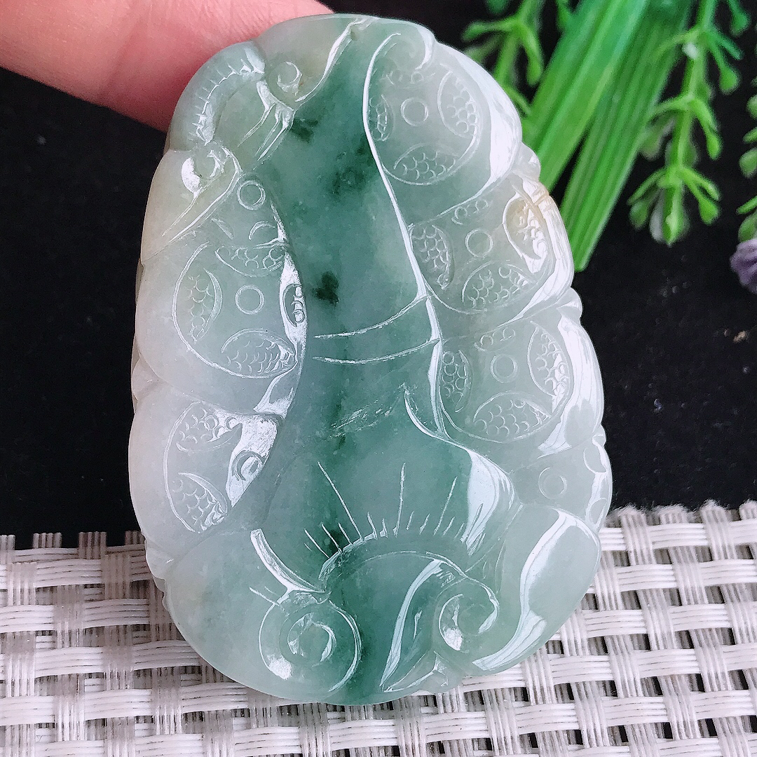 实拍A货翡翠59.6/42/7.2老坑温润飘花仿古龙牌吊坠翡翠玉牌挂件