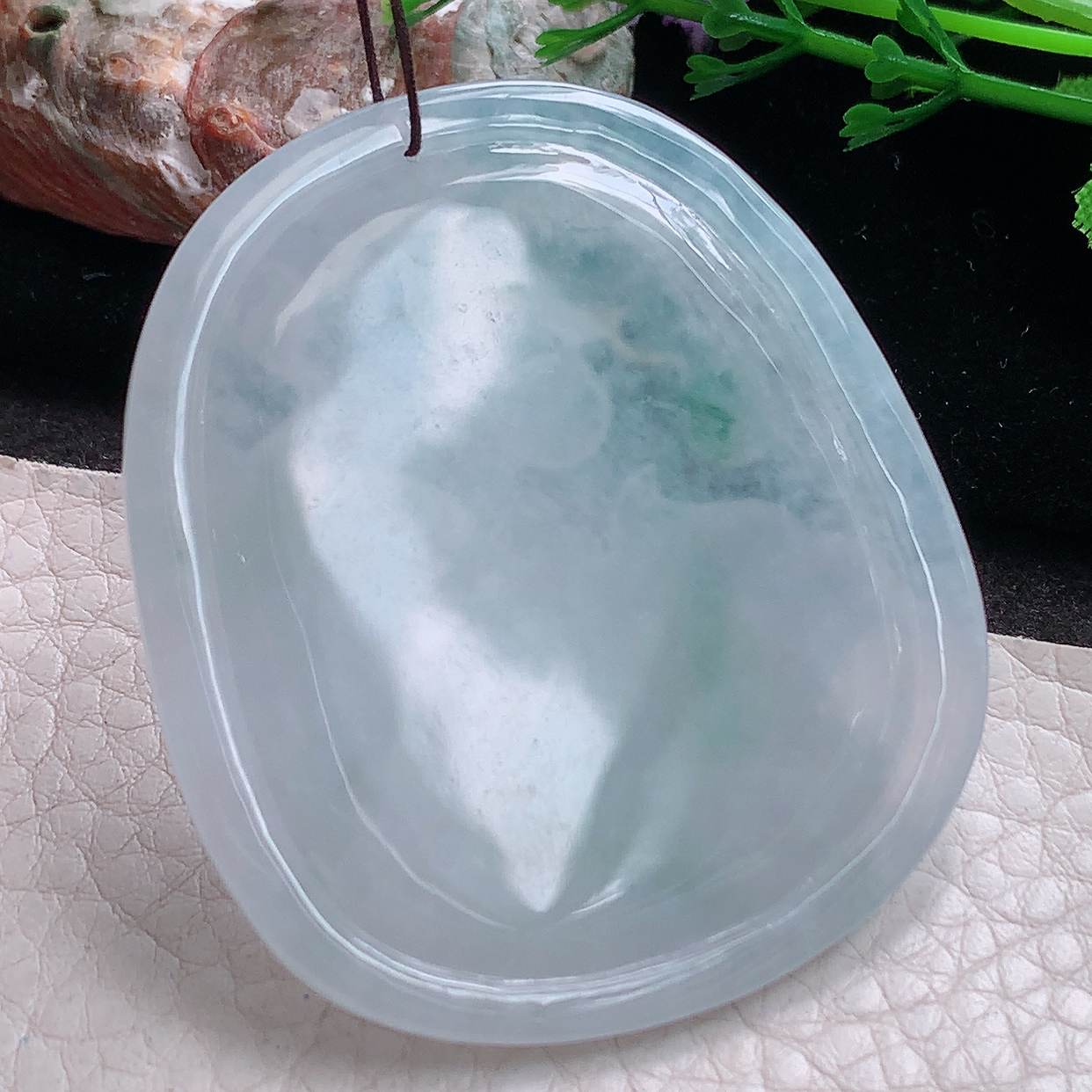 yn实拍53*46*5.7缅甸翡翠a货精雕冰飘花招财猪 生肖猪玉吊坠