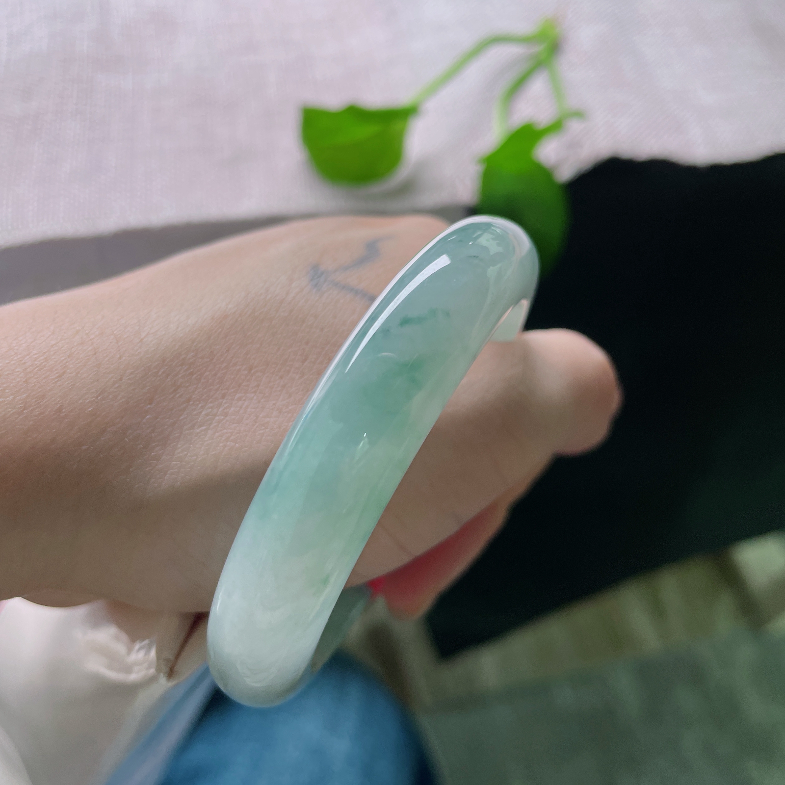 特价活动#54.9/12.5/8.4飘花正圈，蓝底，典雅贵气，有韵味，清透泛光，ss52181a..