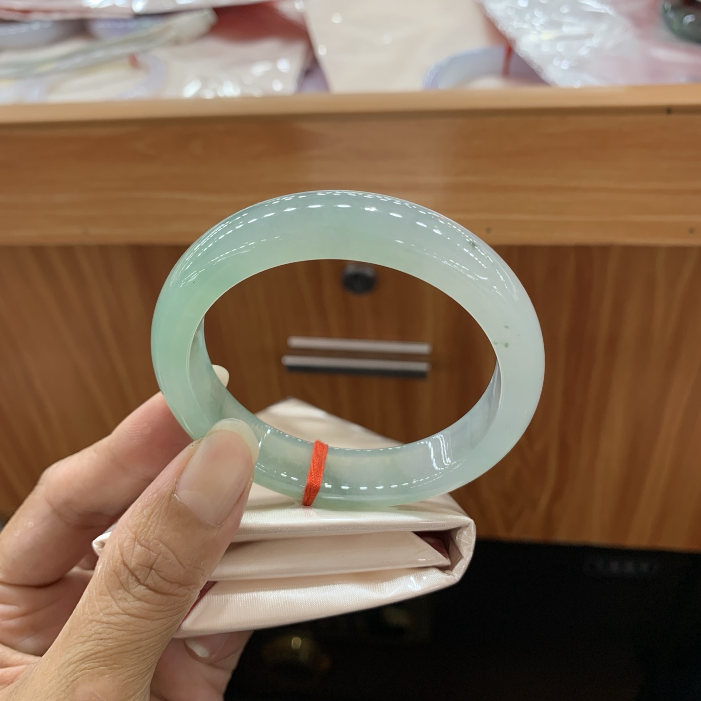 060429GX 飘花正圈翡翠手镯 56-12.5-8.1