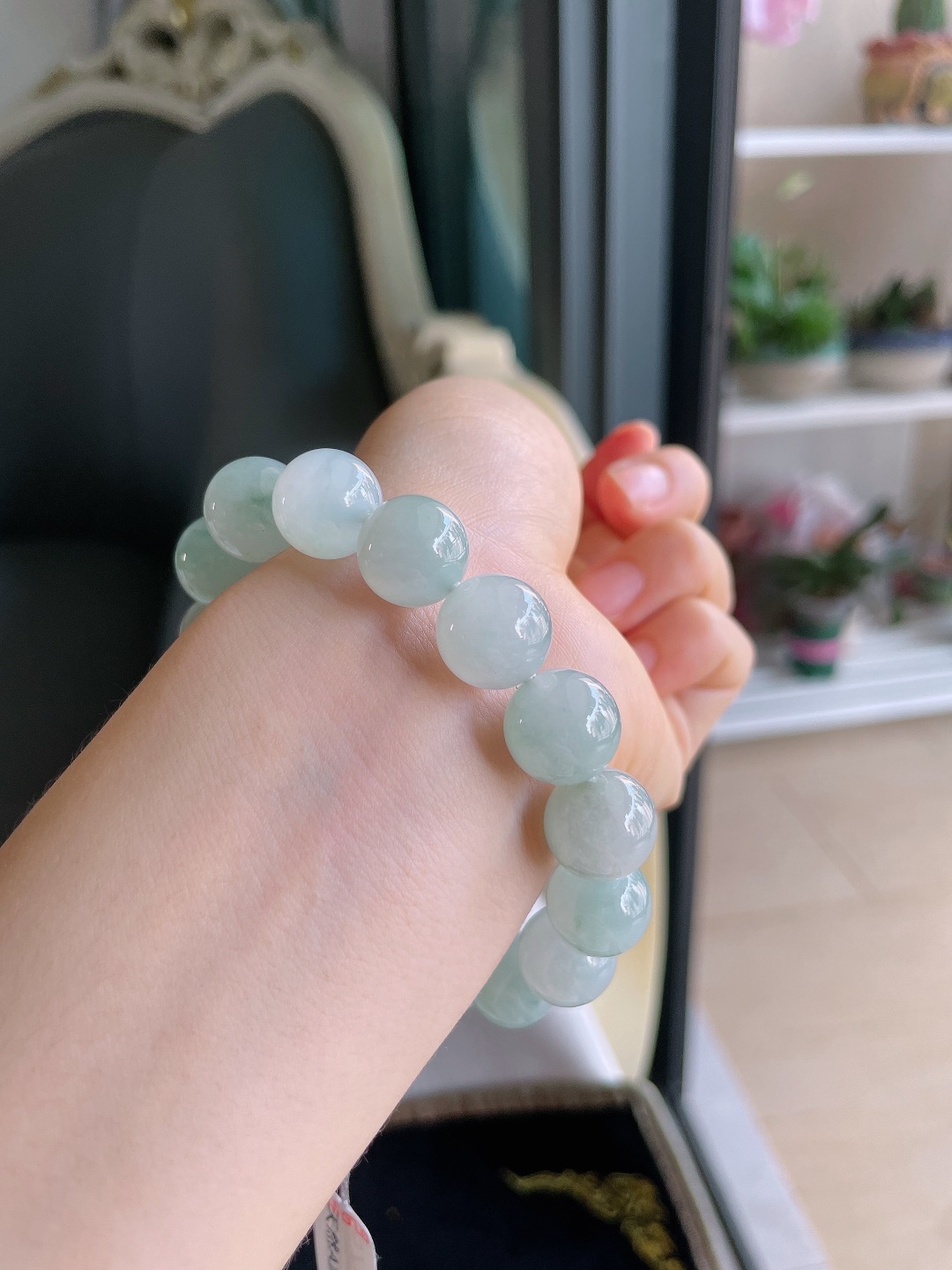 天然翡翠A货，冰飘花手串，尺寸：12.6mm。【编2337】