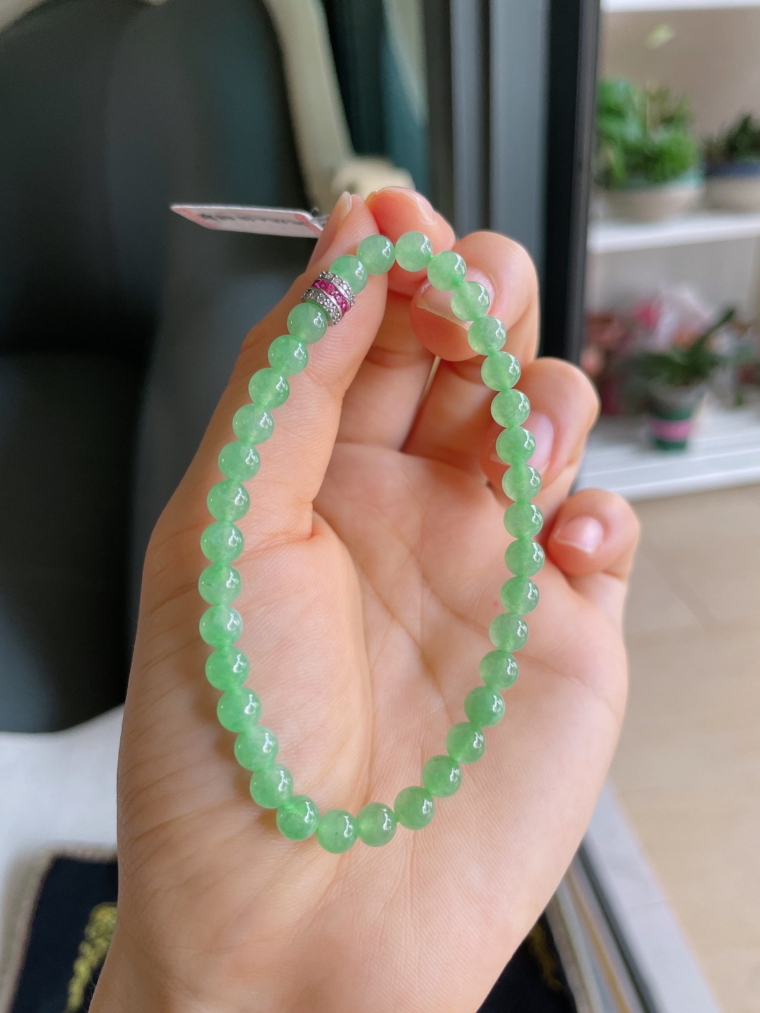 缅甸天然翡翠A货，冰满绿晴绿手串，尺寸：5.3mm。【编3548】