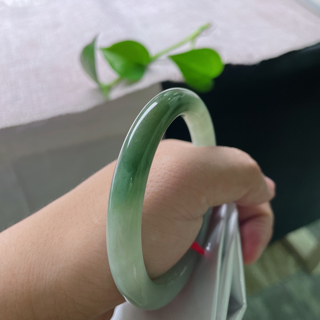 55.8/8.8，油青圆条，颜色由浅入深，渐入佳境的感觉，油性好，种老，无裂，ss54460a