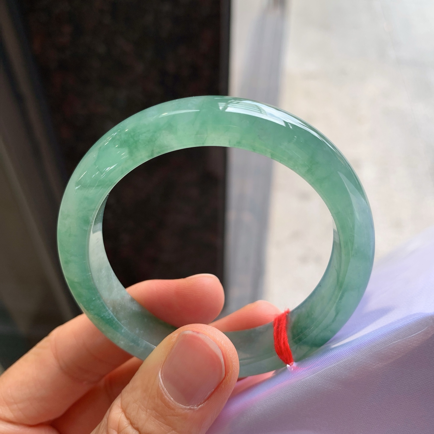 正圈冰飘花 表皮微瑕疵微扣 尺寸：52.2/11.7/8 冰润