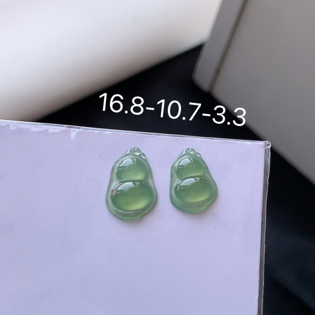 高冰晴葫芦挂件 色系温婉，种老水润细腻，佩戴精致气质 货号90604，16.8-10.7-3.3