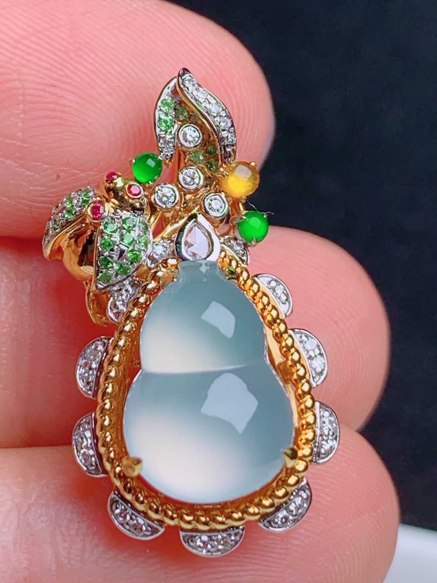️ 葫芦，种水，饱满纯净，18k金伴真钻尺寸27.6-15.2-12.8mm