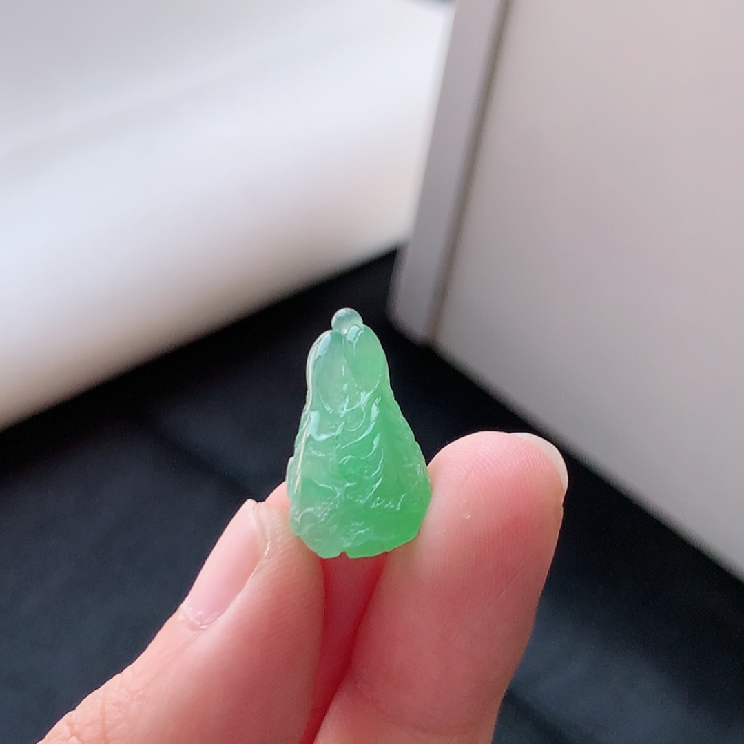 冰飘绿百财挂件 种老底子水润，品相喜悦，佩戴时尚大方 货号90604，22.2-11.8-6.3