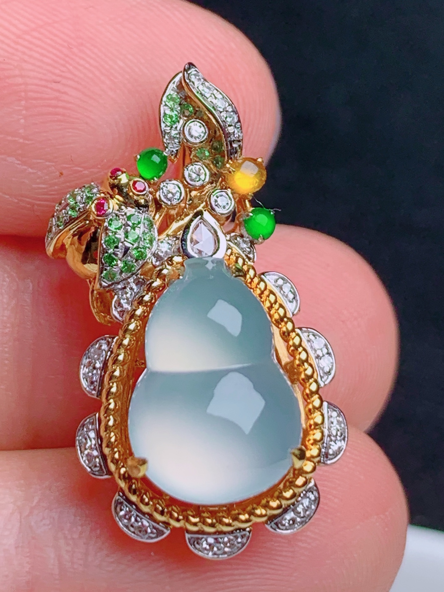 ️ 葫芦，种水，饱满纯净，18k金伴真钻尺寸27.6-15.2-12.8mm