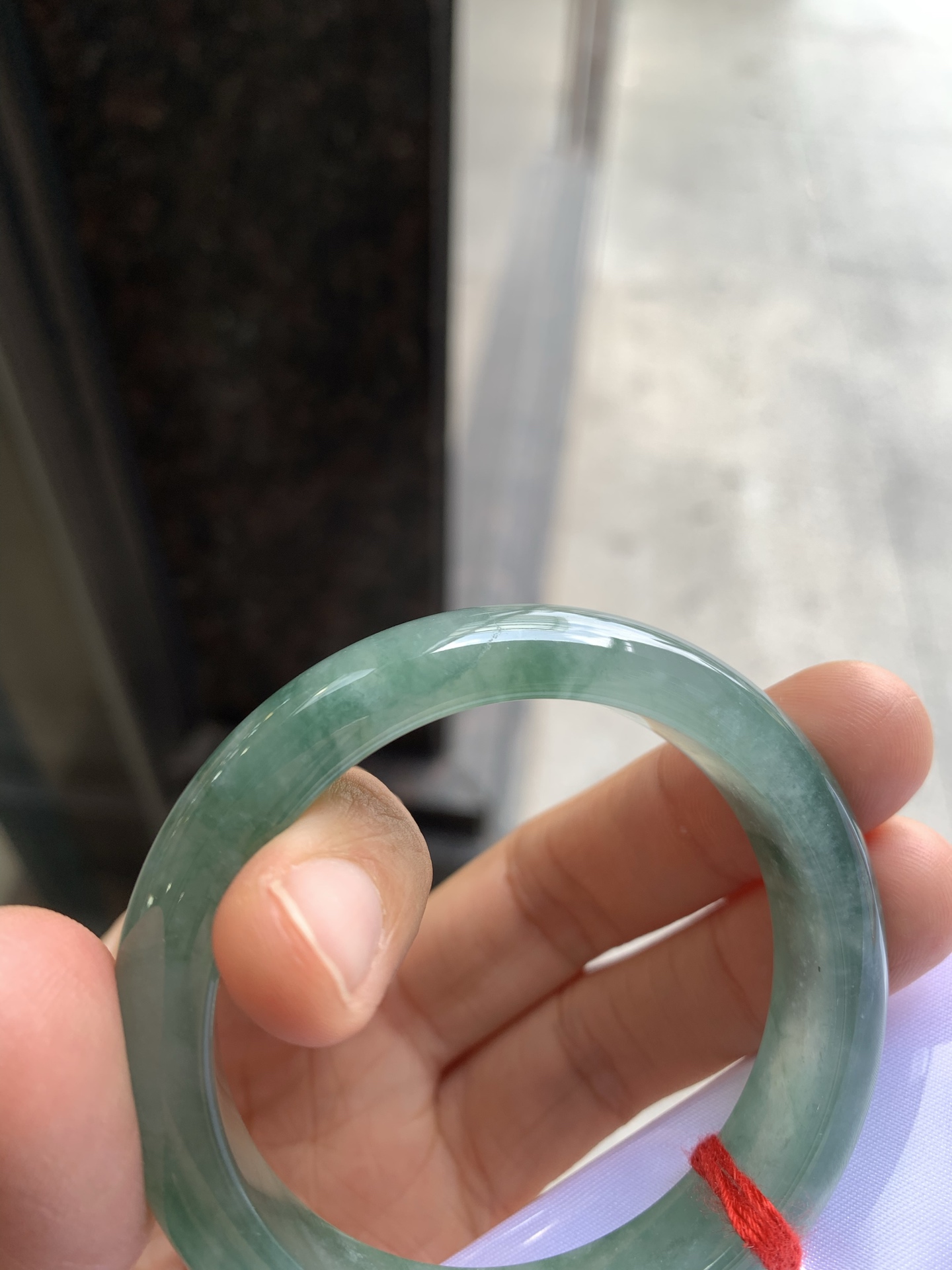 正圈冰飘花 表皮微瑕疵微扣 尺寸：52.2/11.7/8 冰润