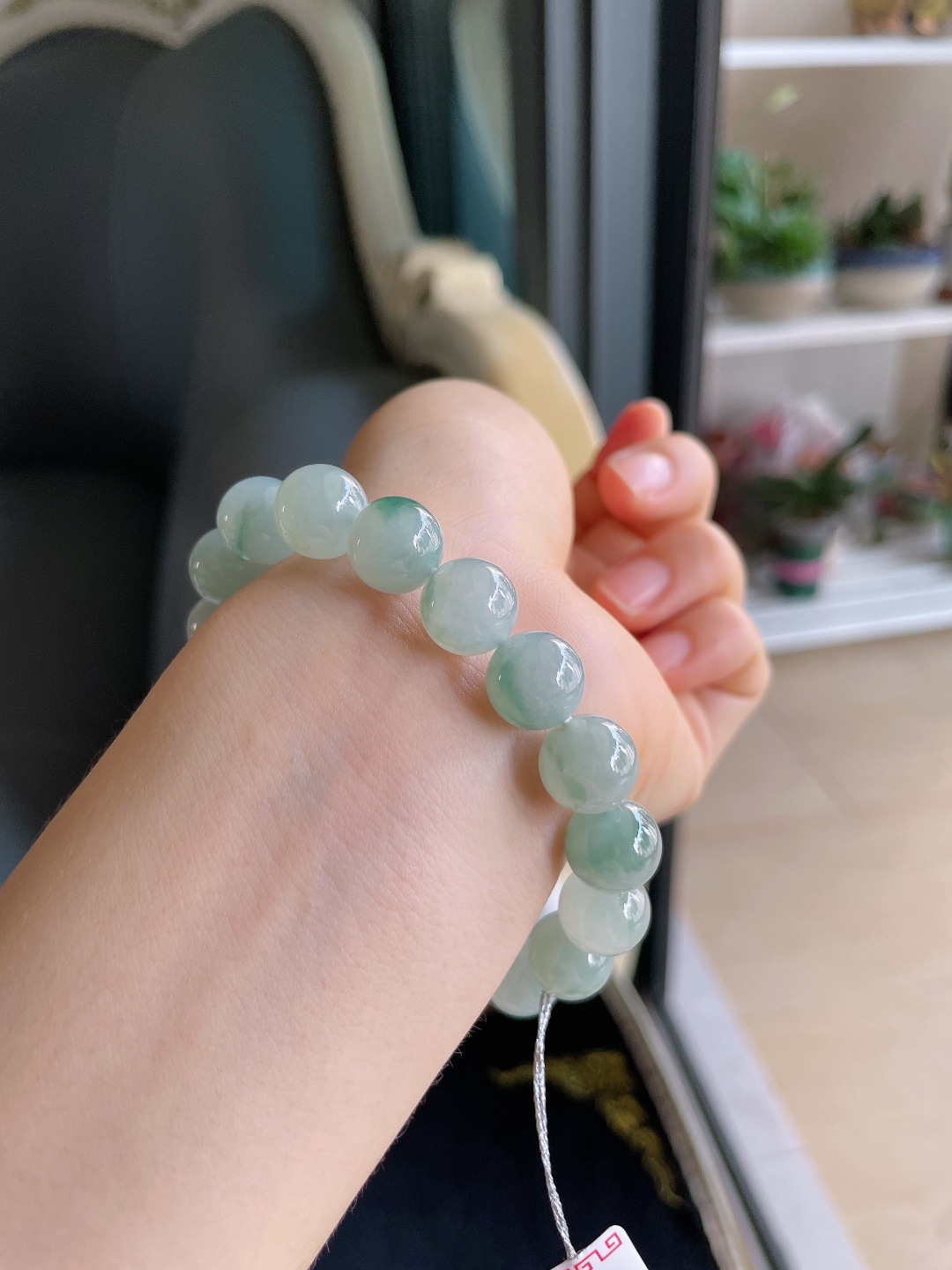 天然翡翠A货，冰飘花手串，尺寸：10.8mm。【编3358】