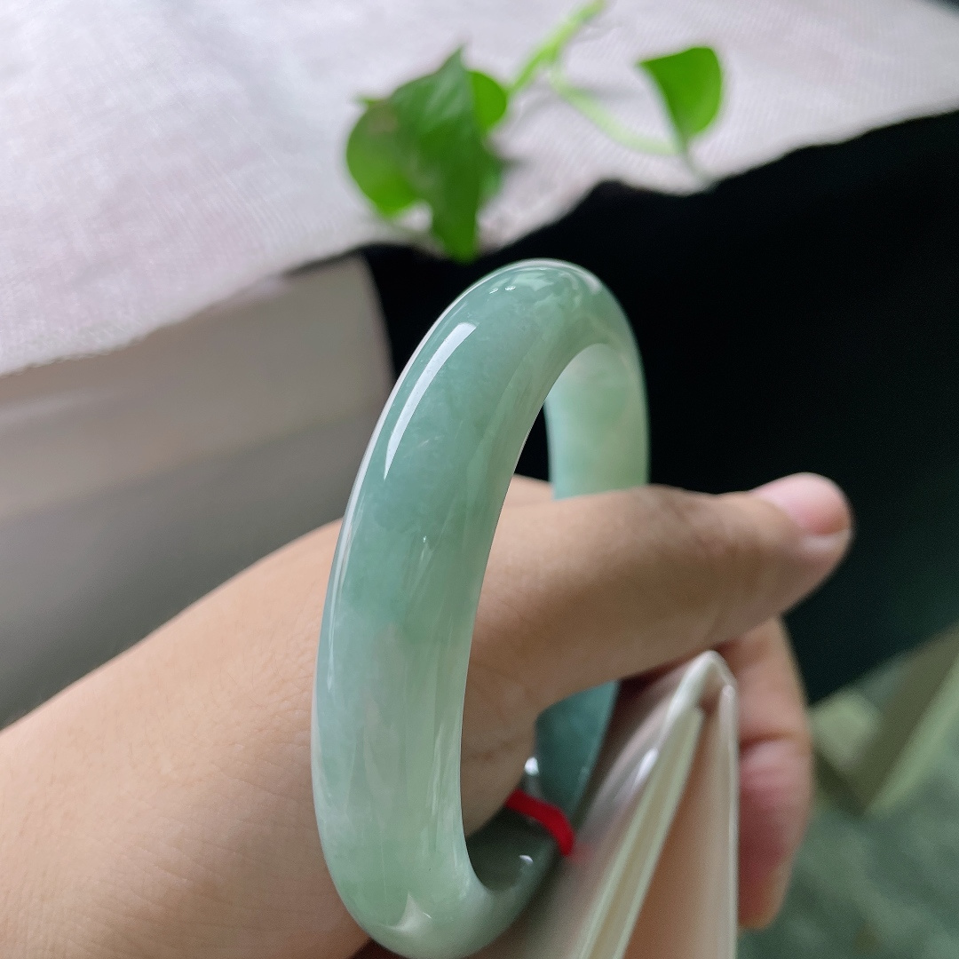 56.8/12.3/7.7，绿底正圈，水润细腻，岁月静好生生欢颜，贵气，晶体，ss54415a