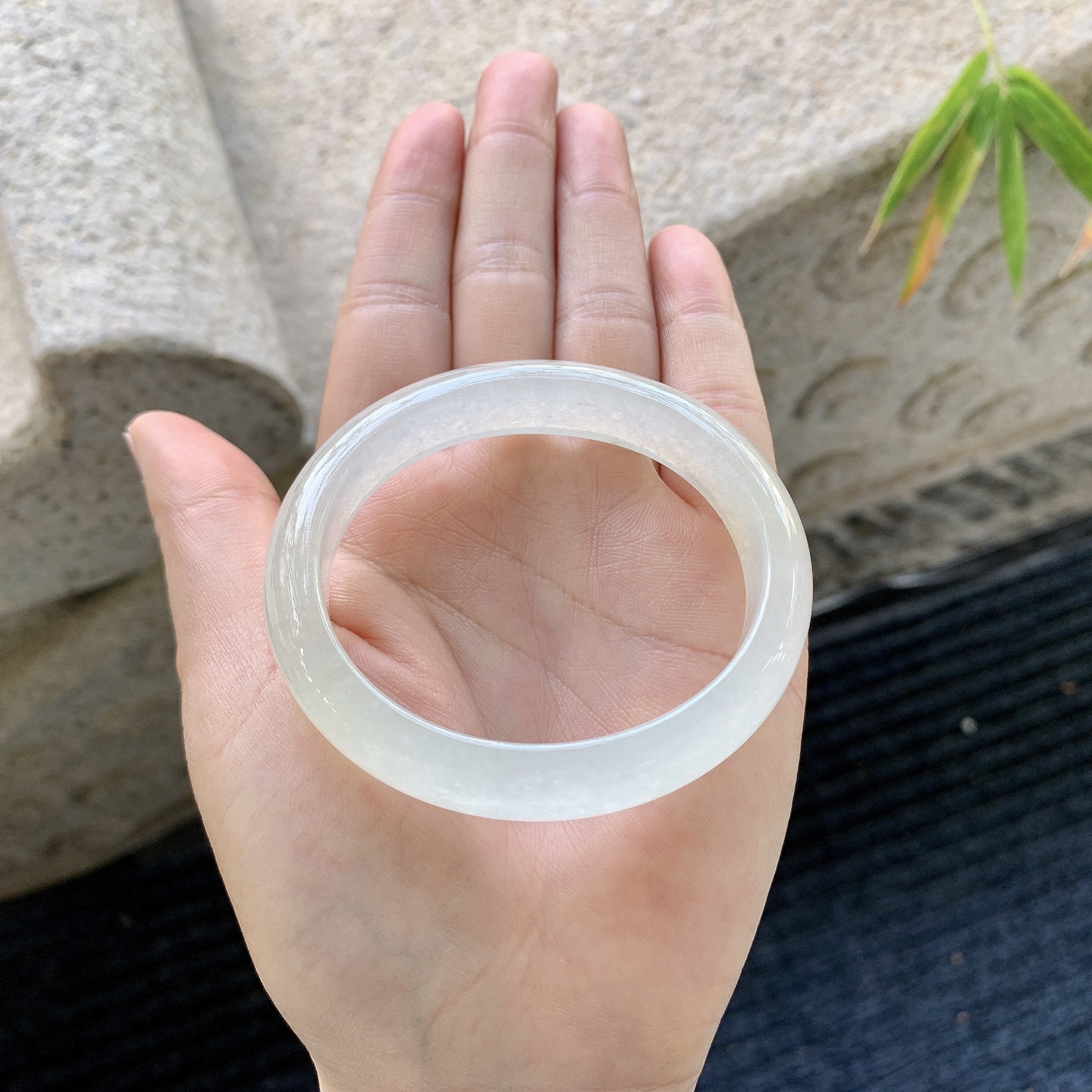 冰糖雪梨，清透，水润，种老，细腻，打灯有棉线