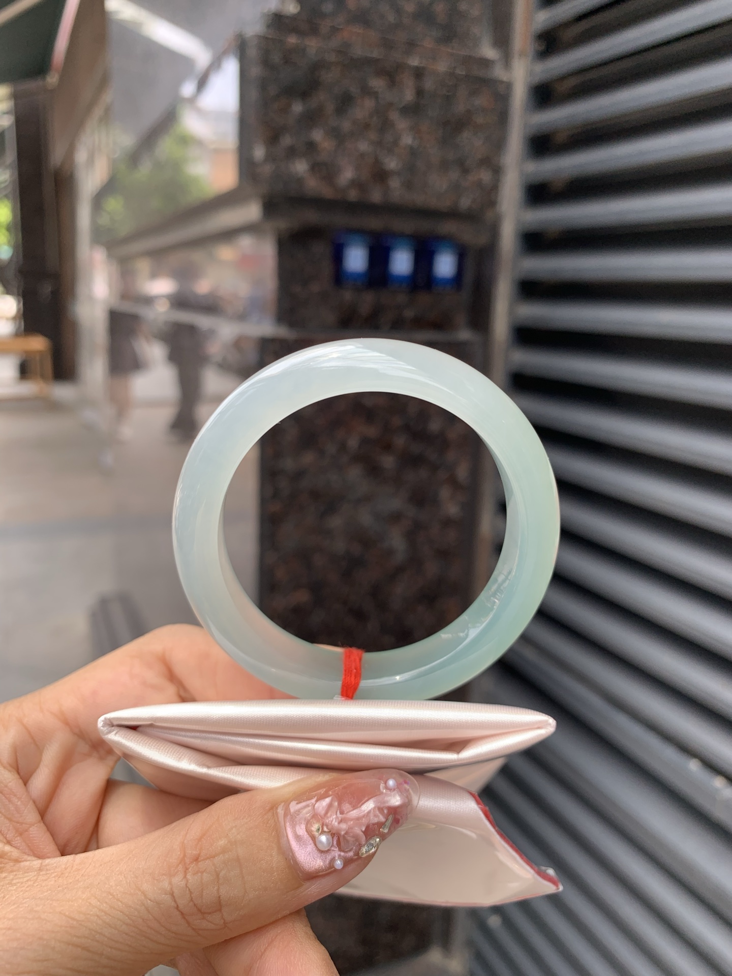 半山水正圈 50.1-7.6-10.8 0605-N902 打灯棉絮，细纹，底妆冰润细腻，半山半水天