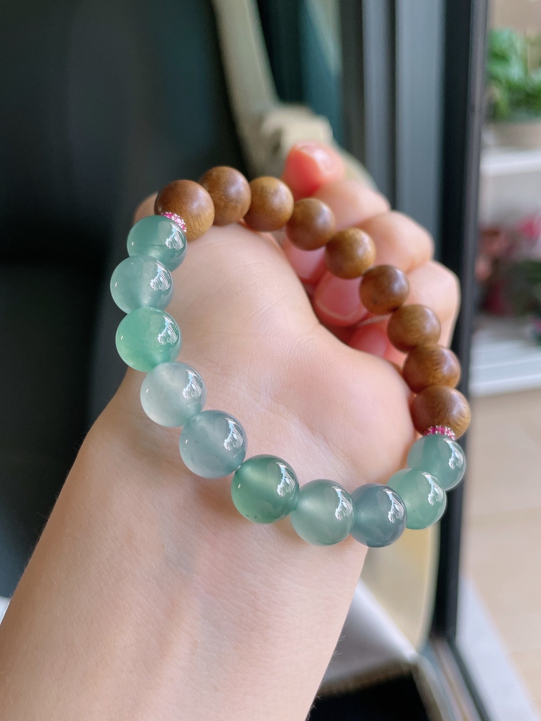 天然翡翠A货，冰多宝搭配沉香木手串，尺寸：10mm。【编3864】