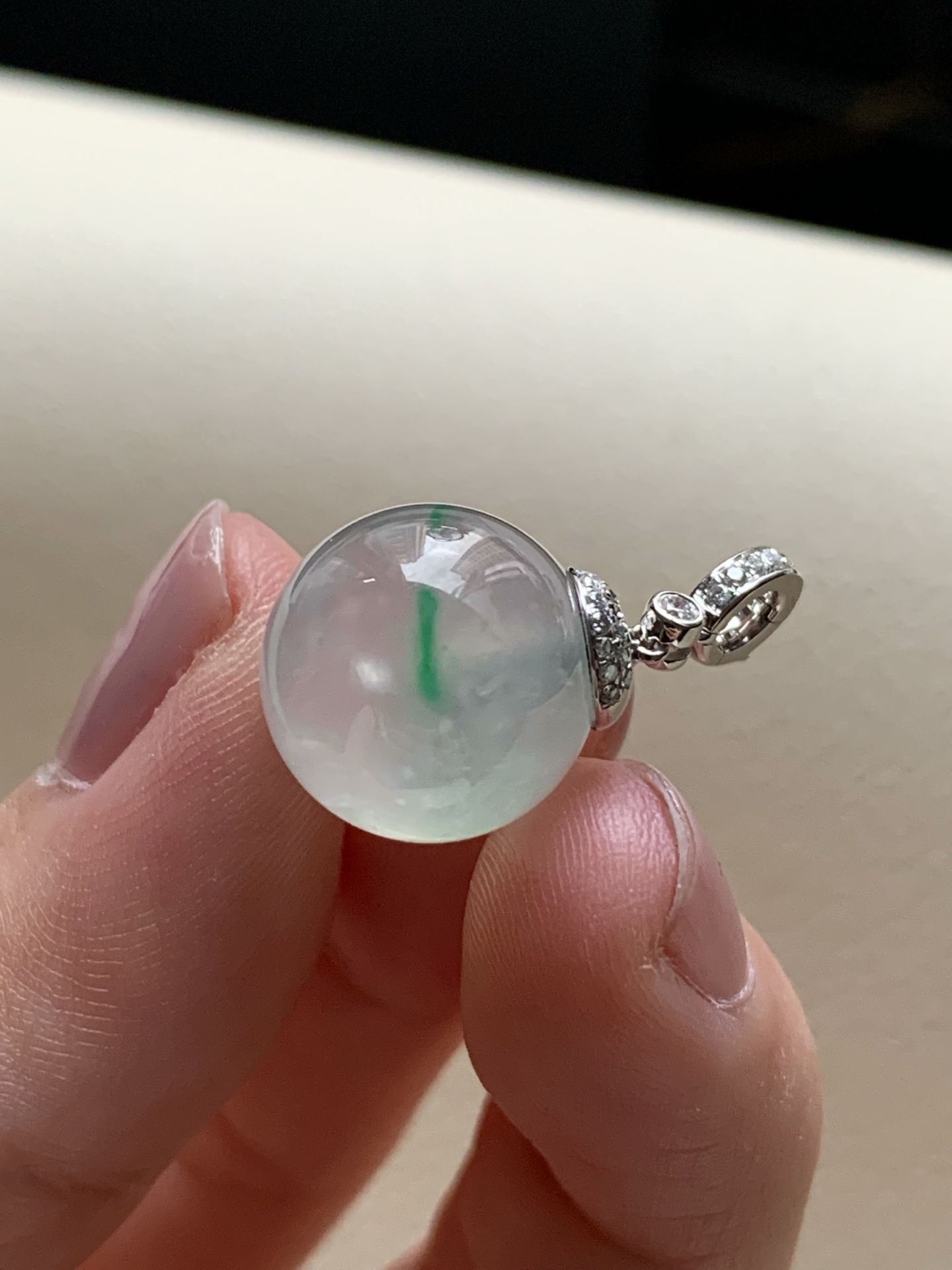 ️【18k金镶嵌珠子吊坠】飘花灵动，种老细腻形体佳尺寸：成品：22.7*12.6，裸石：12.6,a5466