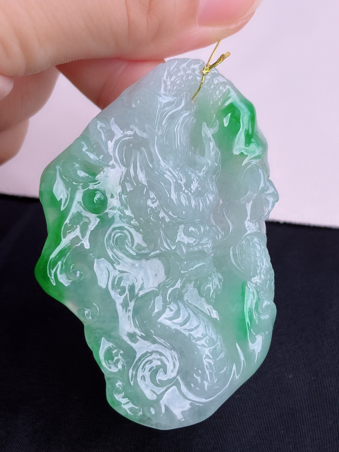 翠绿大龙牌，栩栩如生，尺寸66/43/10.3/自然光实拍