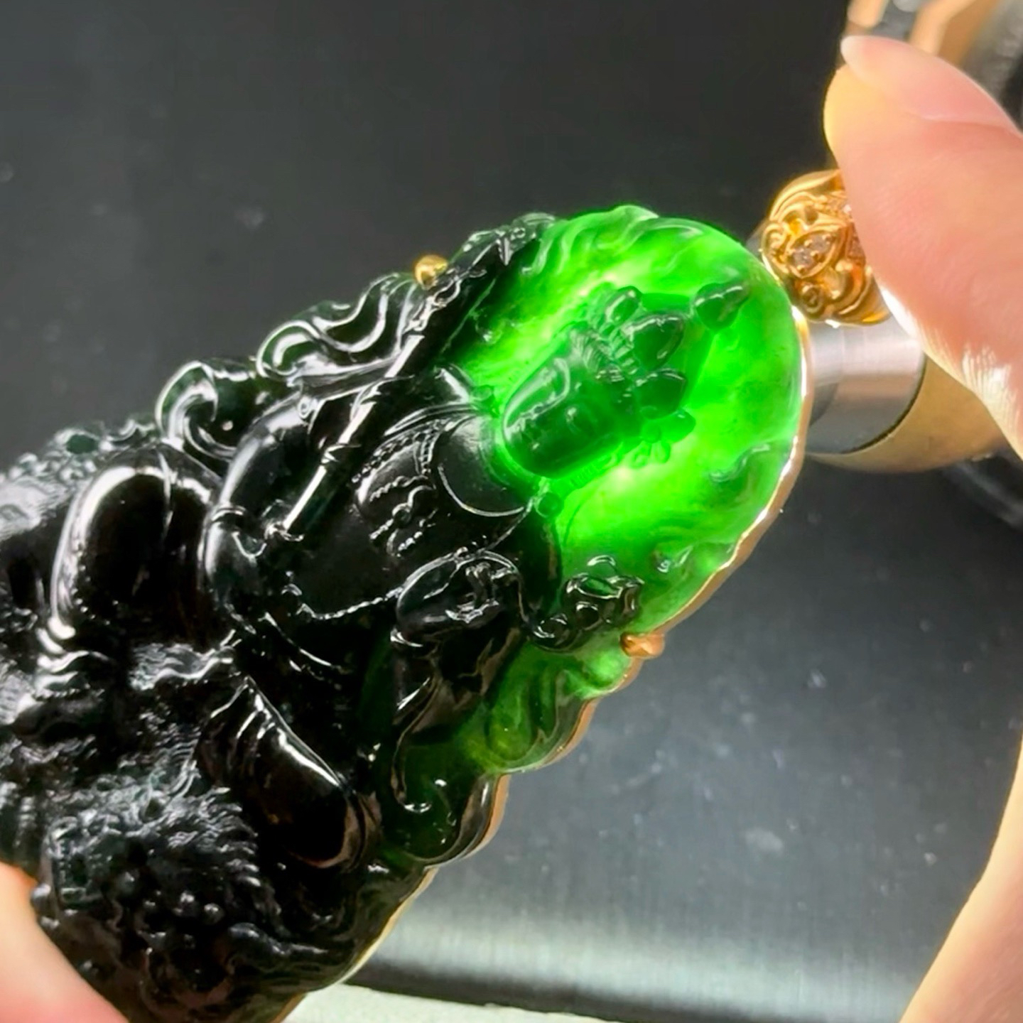 精品18k墨翠文殊菩萨 种好色正 黑度极好 打灯通透 油性十足 尺寸75.1