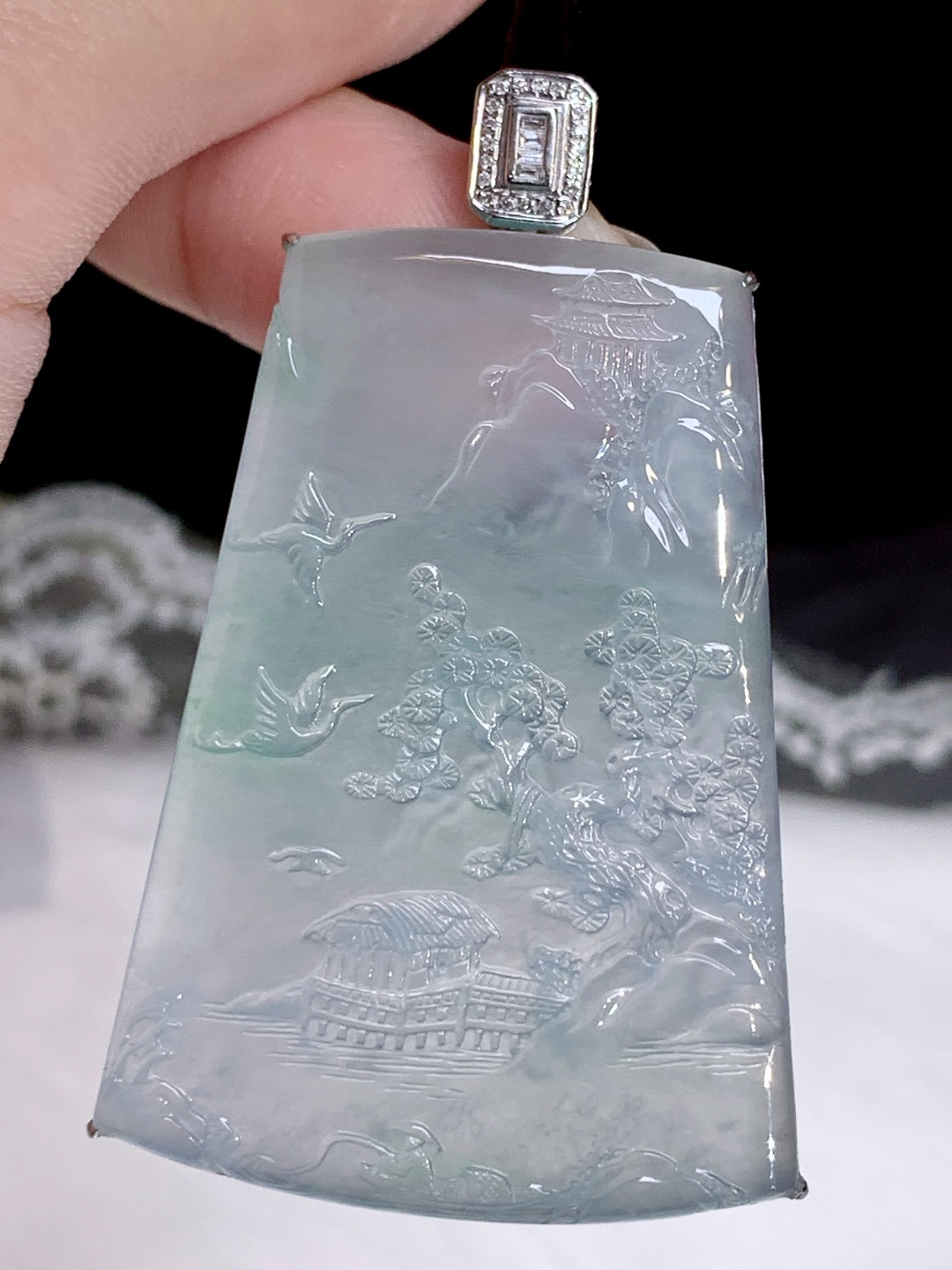 冰飘花山水牌 18k金钻镶嵌，57-35.5-6.8