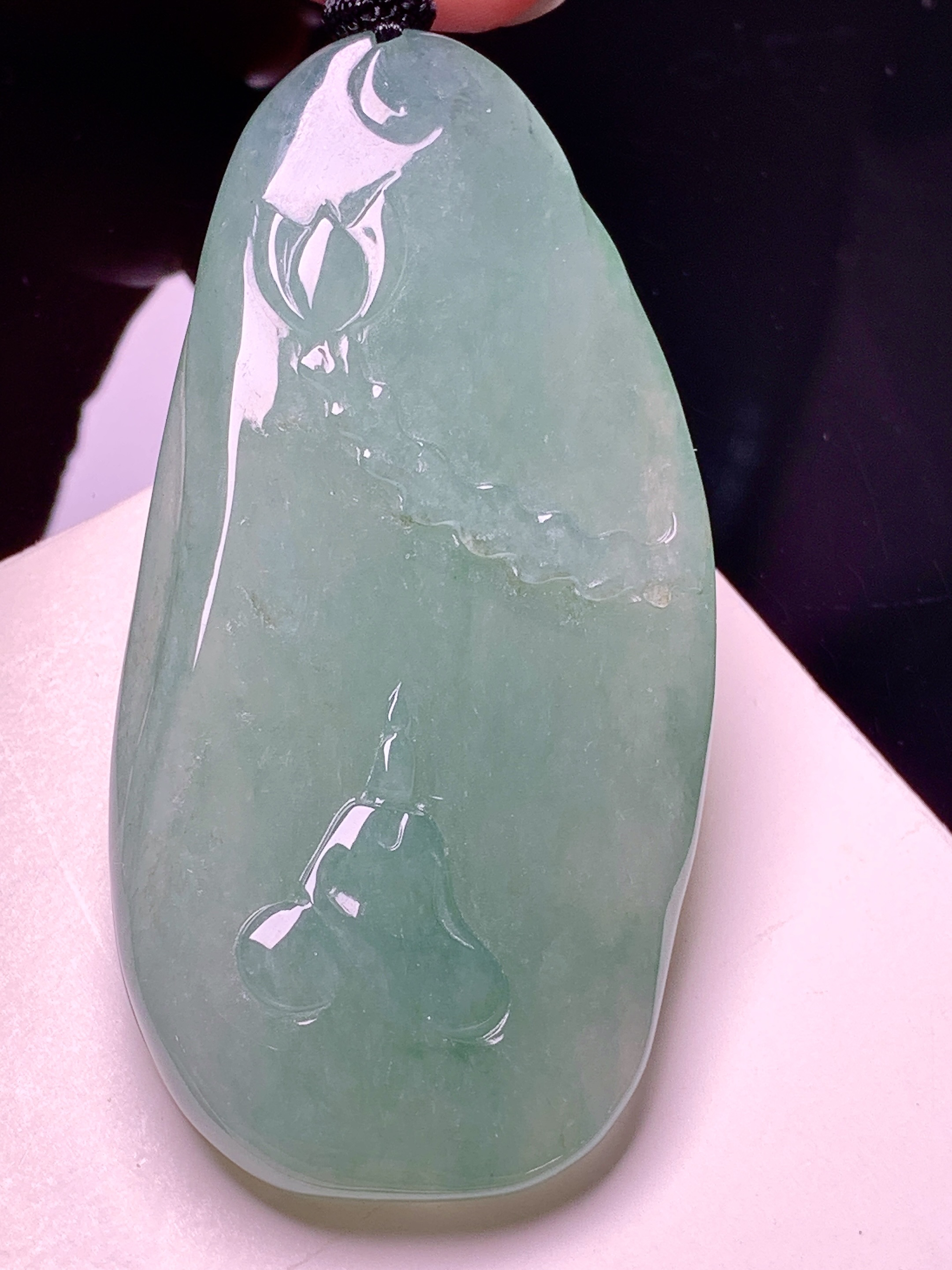 浅绿悟道吊坠 玉质细腻 色泽艳丽清新 整体尺寸60*30*7.5 L1
