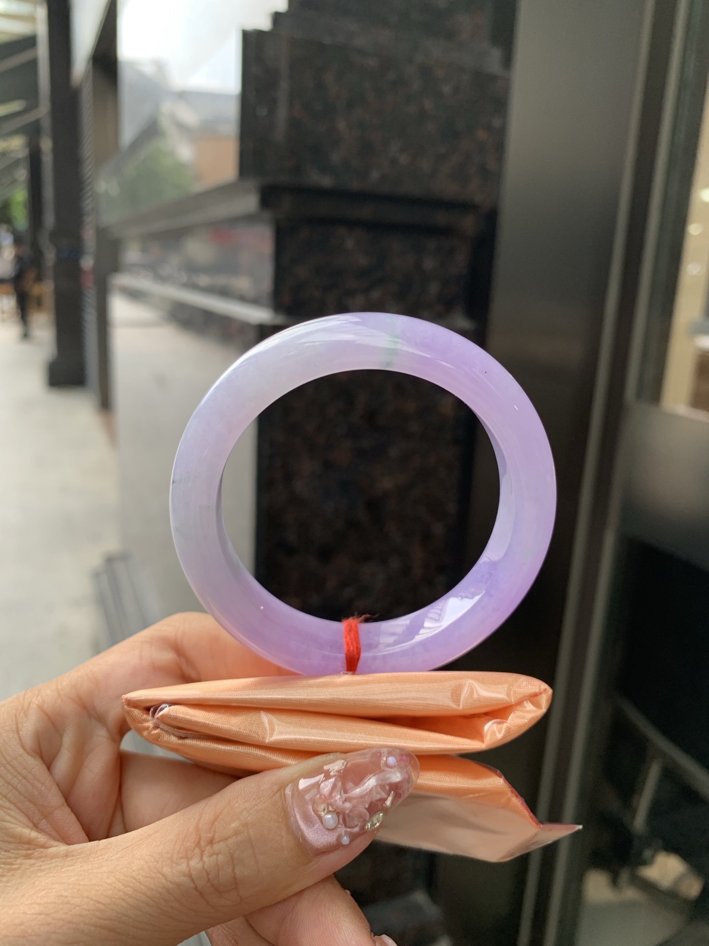 正圈 52.2-8.5-11.5 0606-N912 打灯长纹，底妆水润，满圈紫罗兰吸睛抢眼，浪漫迷人，仙气飘飘，优雅高贵显气质，感满满，满满紫罗兰底色均匀不失色，不同光线不一样视觉感受