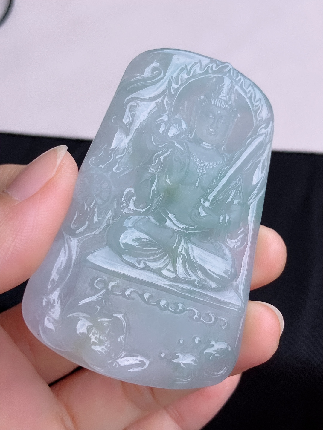 底色虚空藏菩萨，晶莹剔透，尺寸69.5/44.8/6/自然光实拍