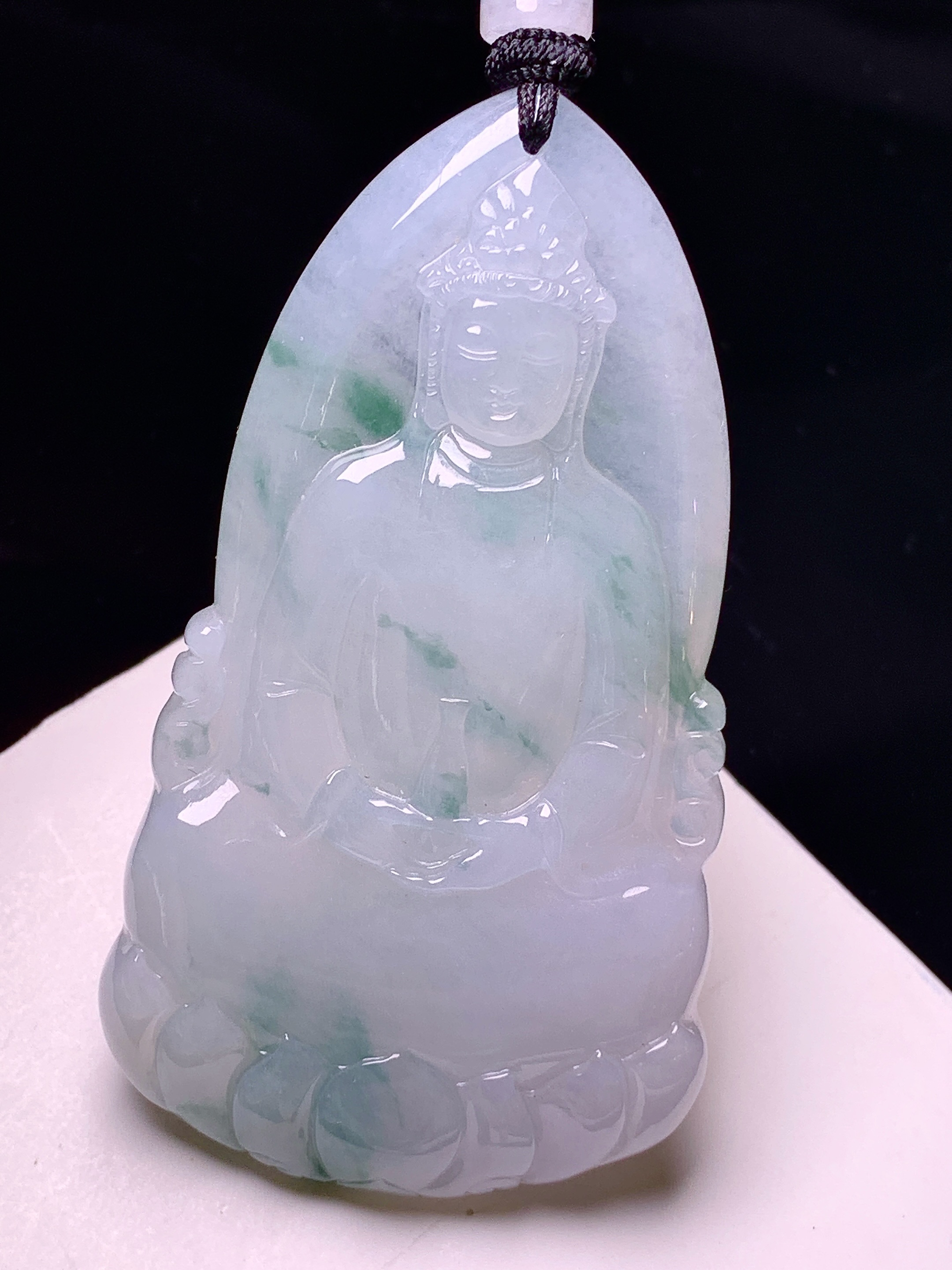 飘绿观音菩萨吊坠 玉质细腻 色泽艳丽清新 整体尺寸63.6*35.3*5.8 a2