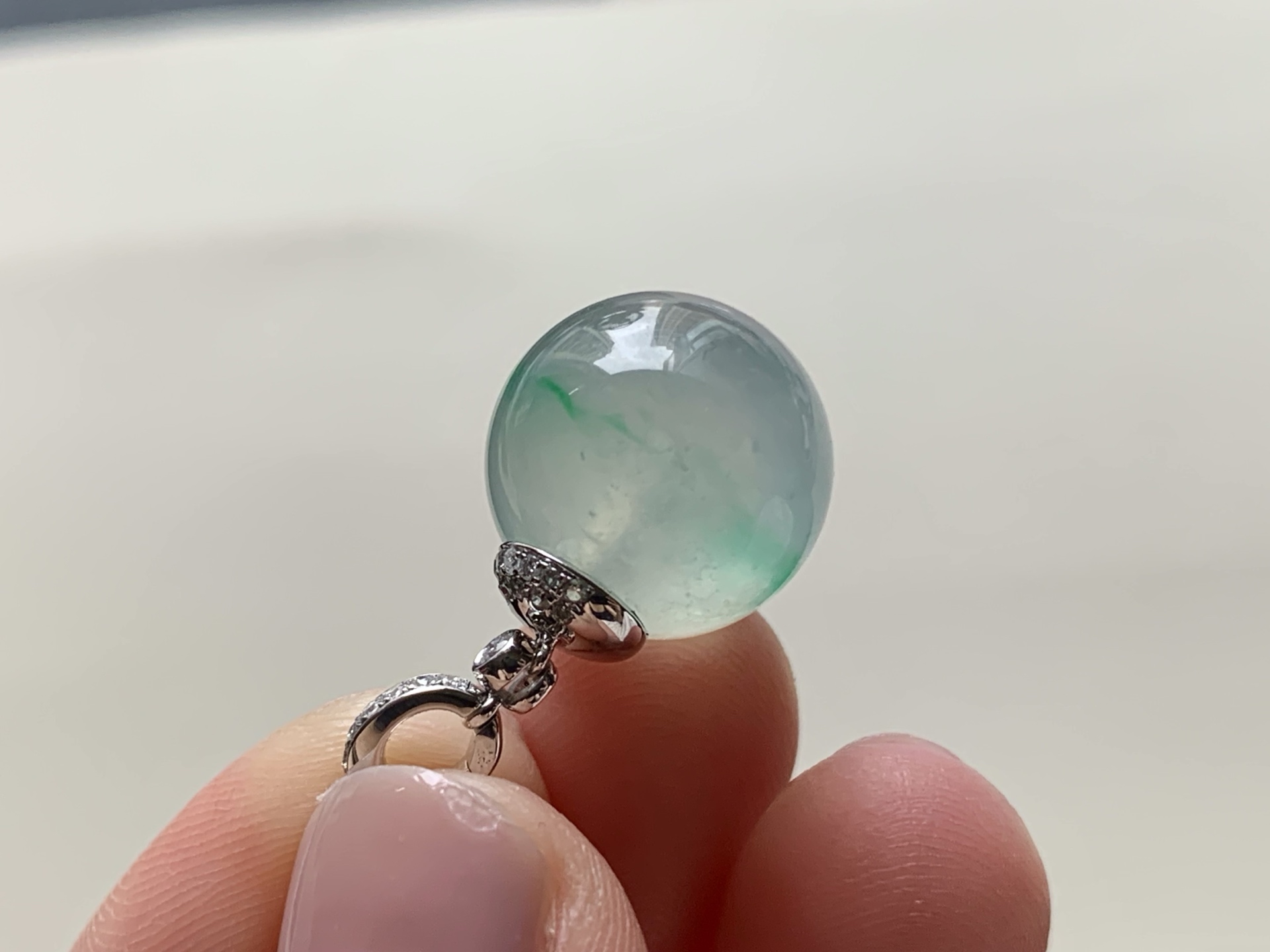 ️【18k金镶嵌珠子吊坠】飘花灵动，种老细腻形体佳尺寸：成品：22.7*12.6，裸石：12.6,a5466