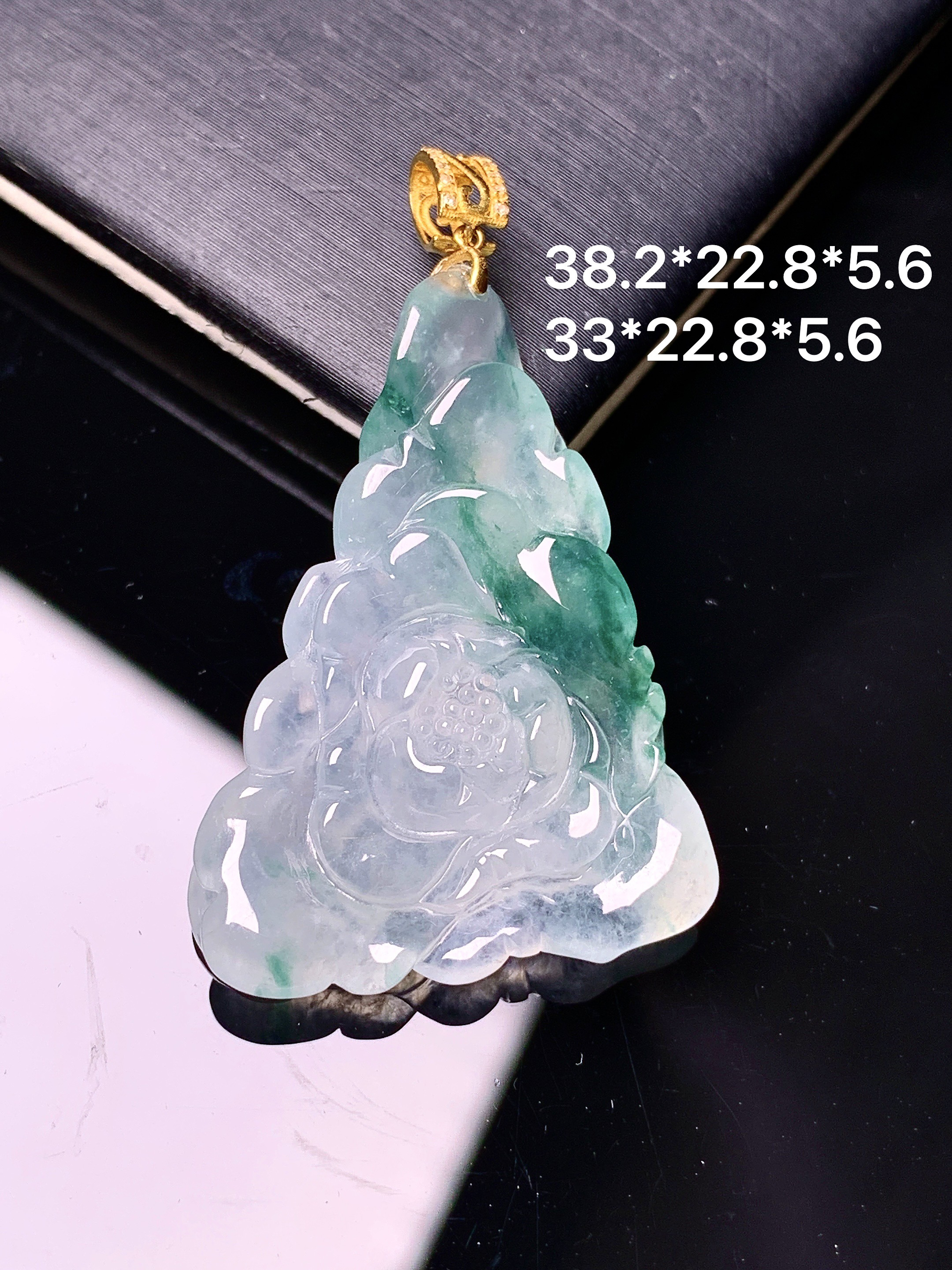 18k金镶嵌飘绿莲花吊坠 玉质细腻 色泽艳丽清新 整体尺寸38.2*22.8*5.6 e1