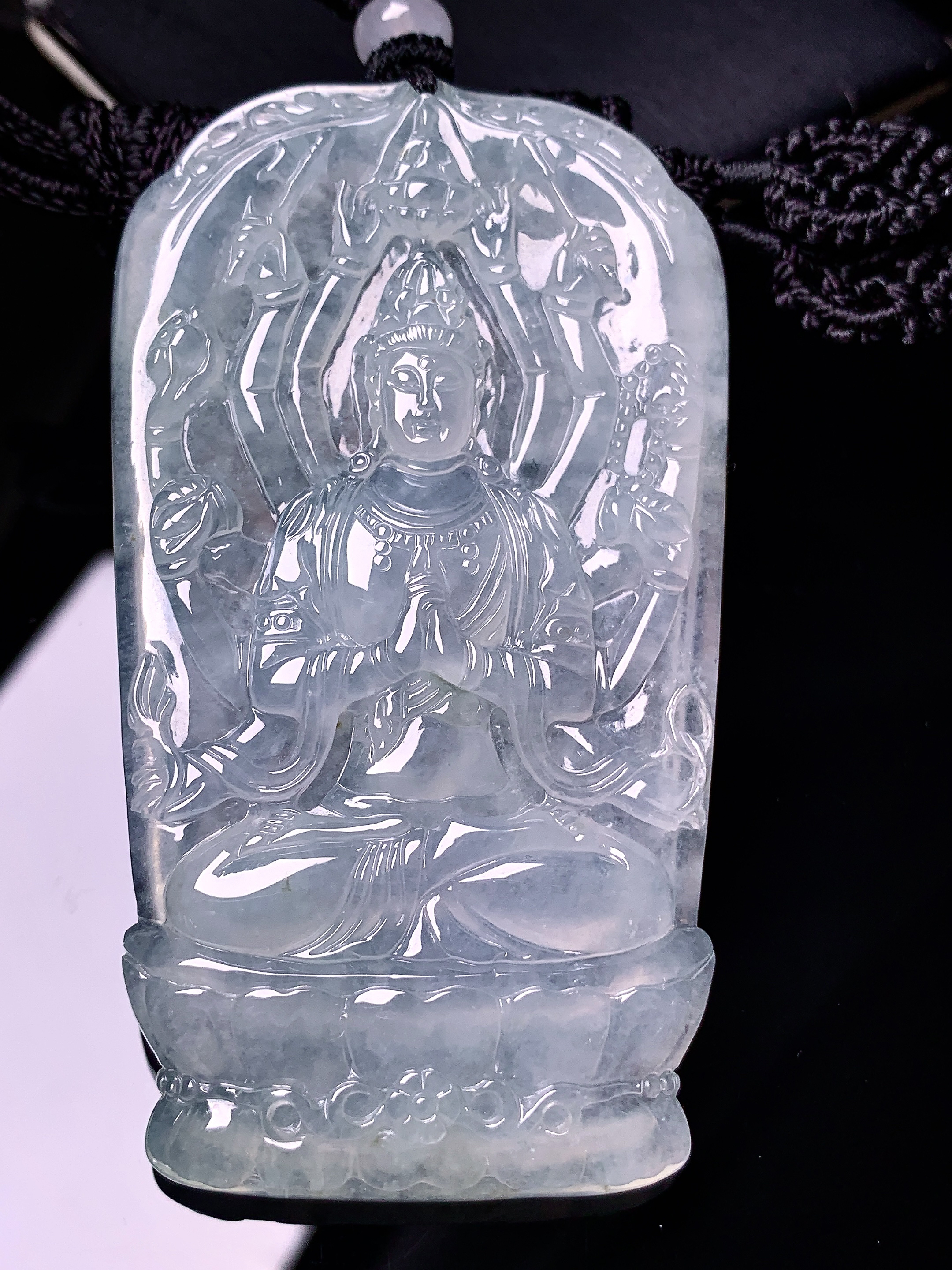 冰种千手观音菩萨吊坠 玉质细腻 色泽艳丽清新 整体尺寸71*39.8*5.8 L1