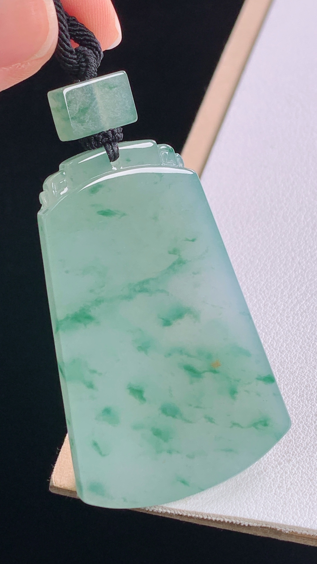 冰晴飘花仿古牌 种色兼备，花色灵动，无裂 尺寸:53.5-34.5-5.6mm