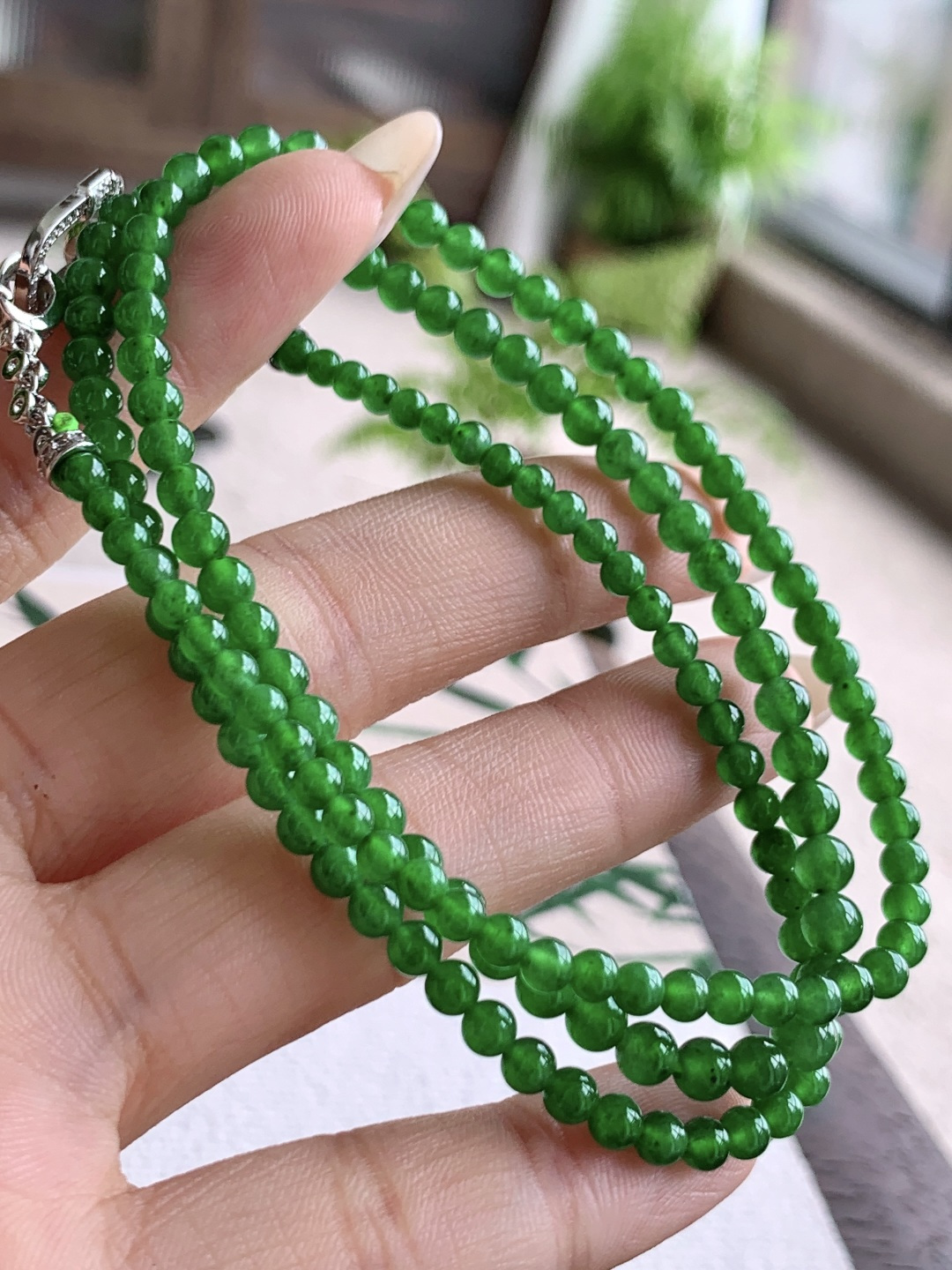 珠子冰阳绿珠链圆珠子珠链说明缅料 性比高尺寸3.1-4.4mm，31cm重量17.7克