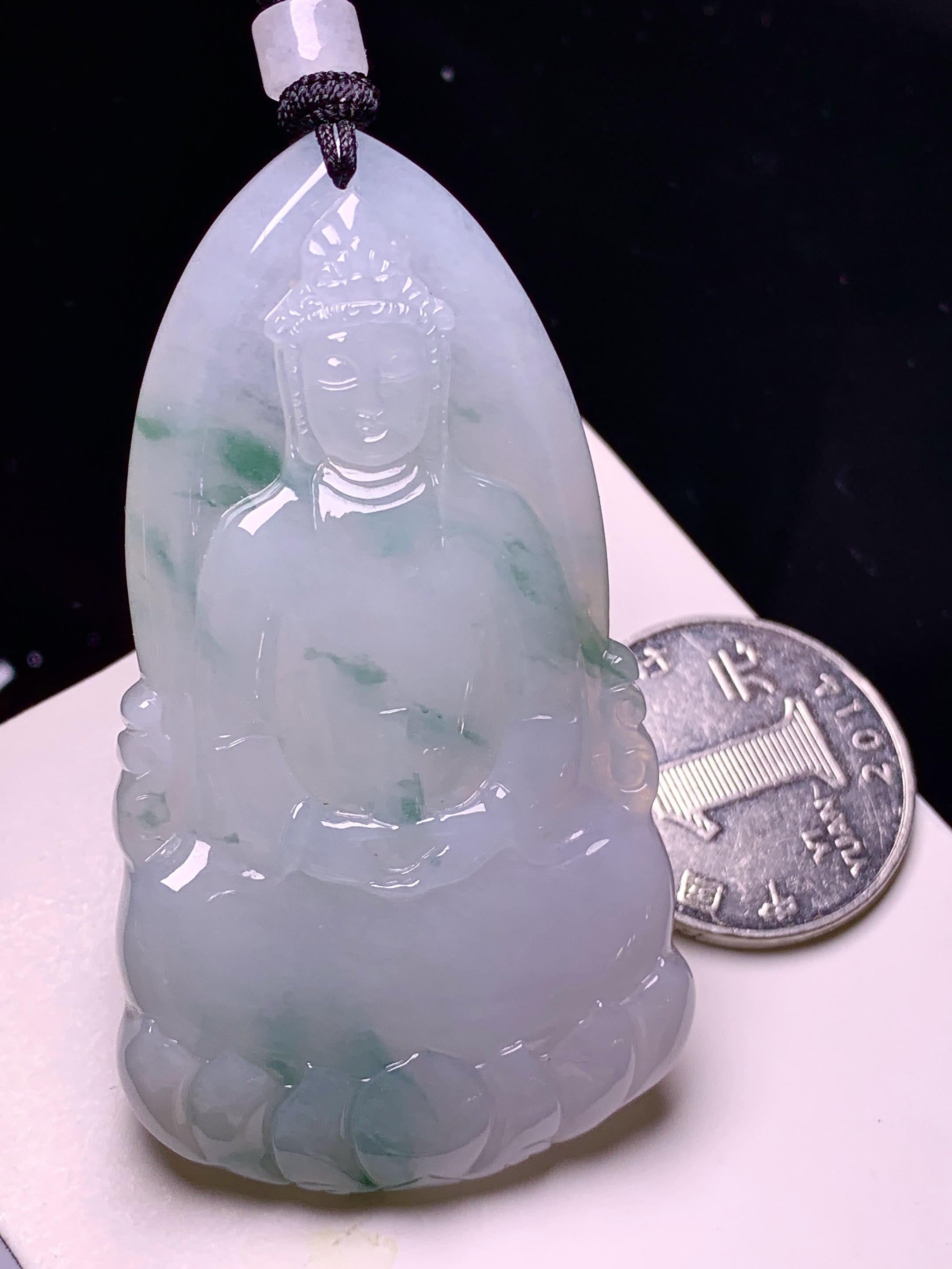 飘绿观音菩萨吊坠 玉质细腻 色泽艳丽清新 整体尺寸63.6*35.3*5.8 a2