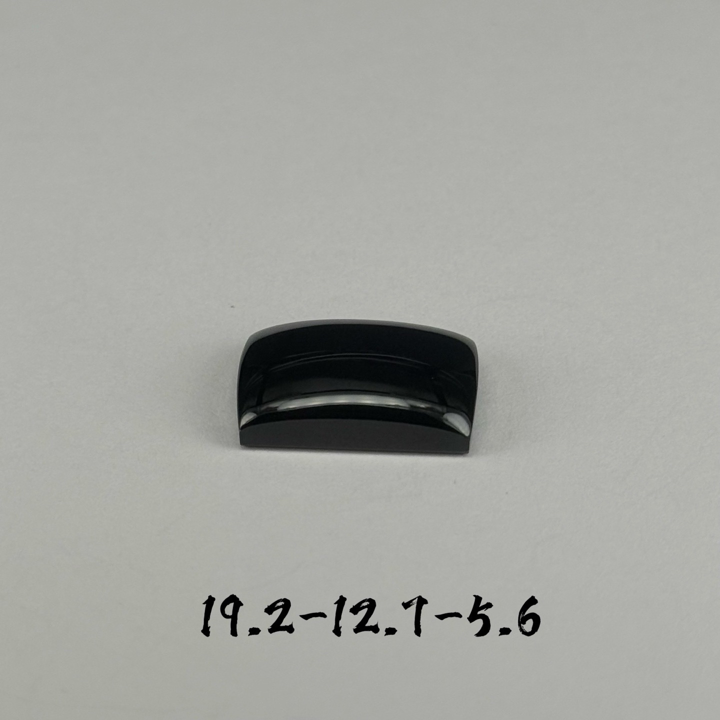 精品墨翠马鞍裸石戒面 种好色正 黑度极好 打灯通透 油性十足  尺寸19.2