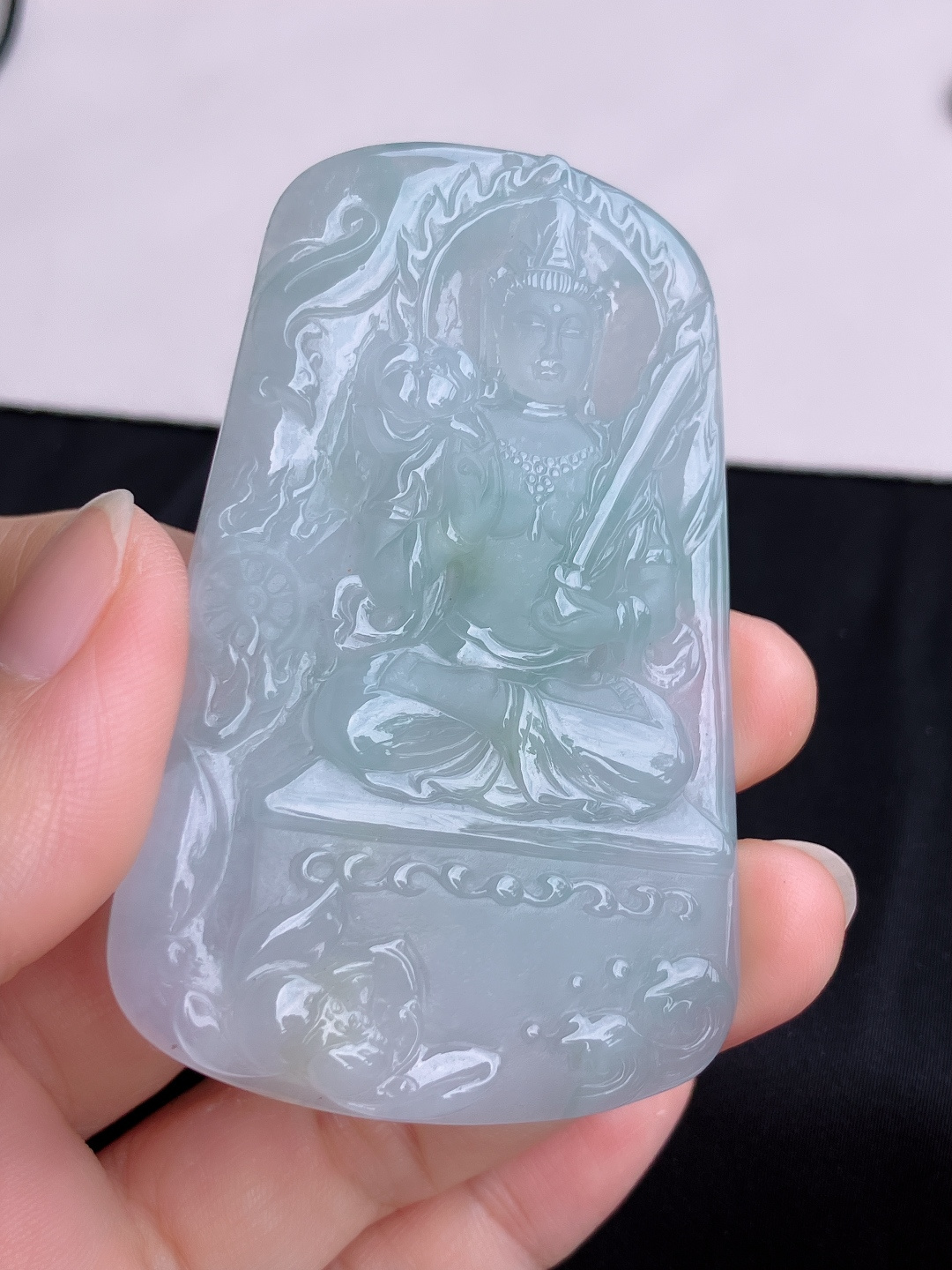 底色虚空藏菩萨，晶莹剔透，尺寸69.5/44.8/6/自然光实拍