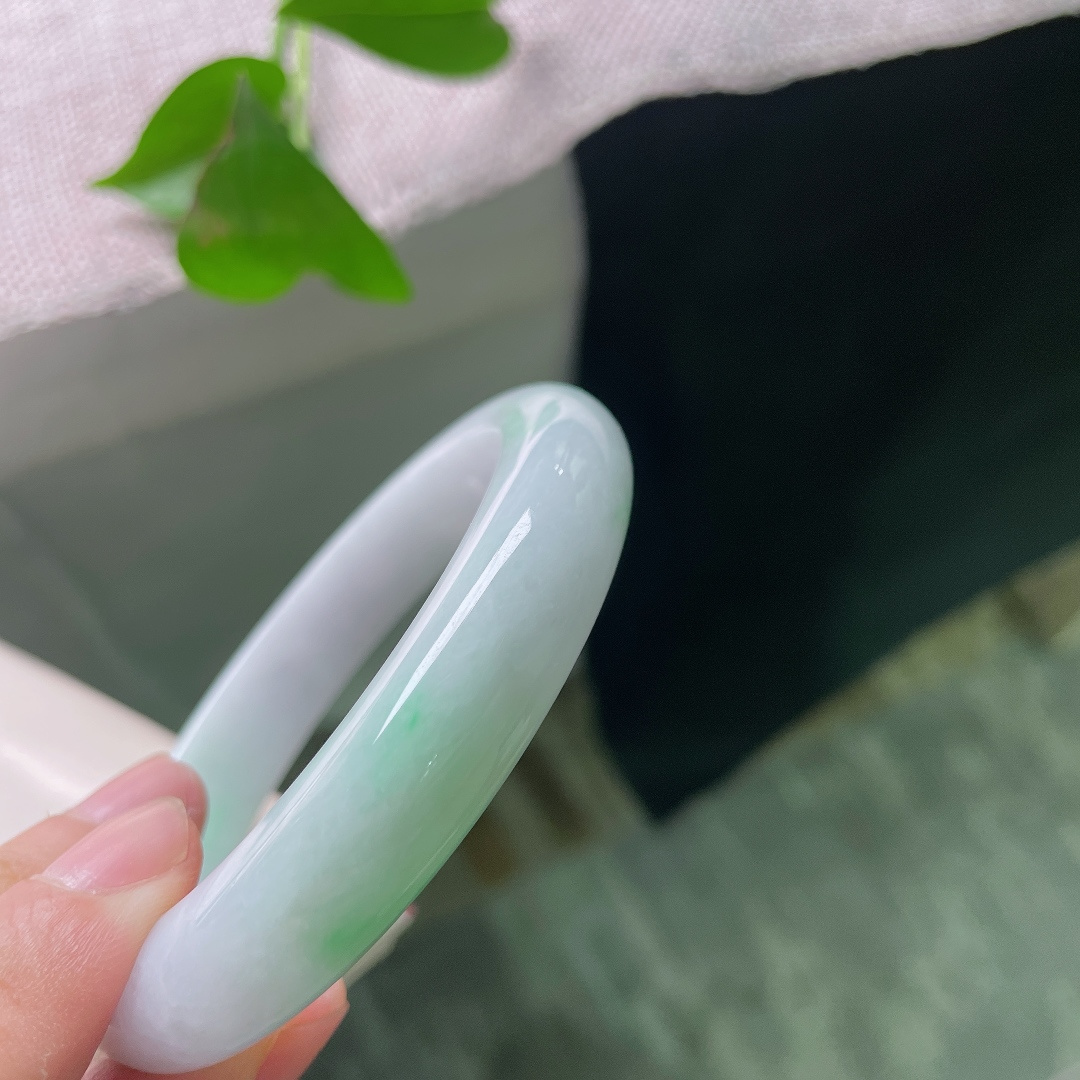 58.7/12.4/8.5飘绿正圈，水润细腻，优雅永不过时，甜美，有纹，ss53866a