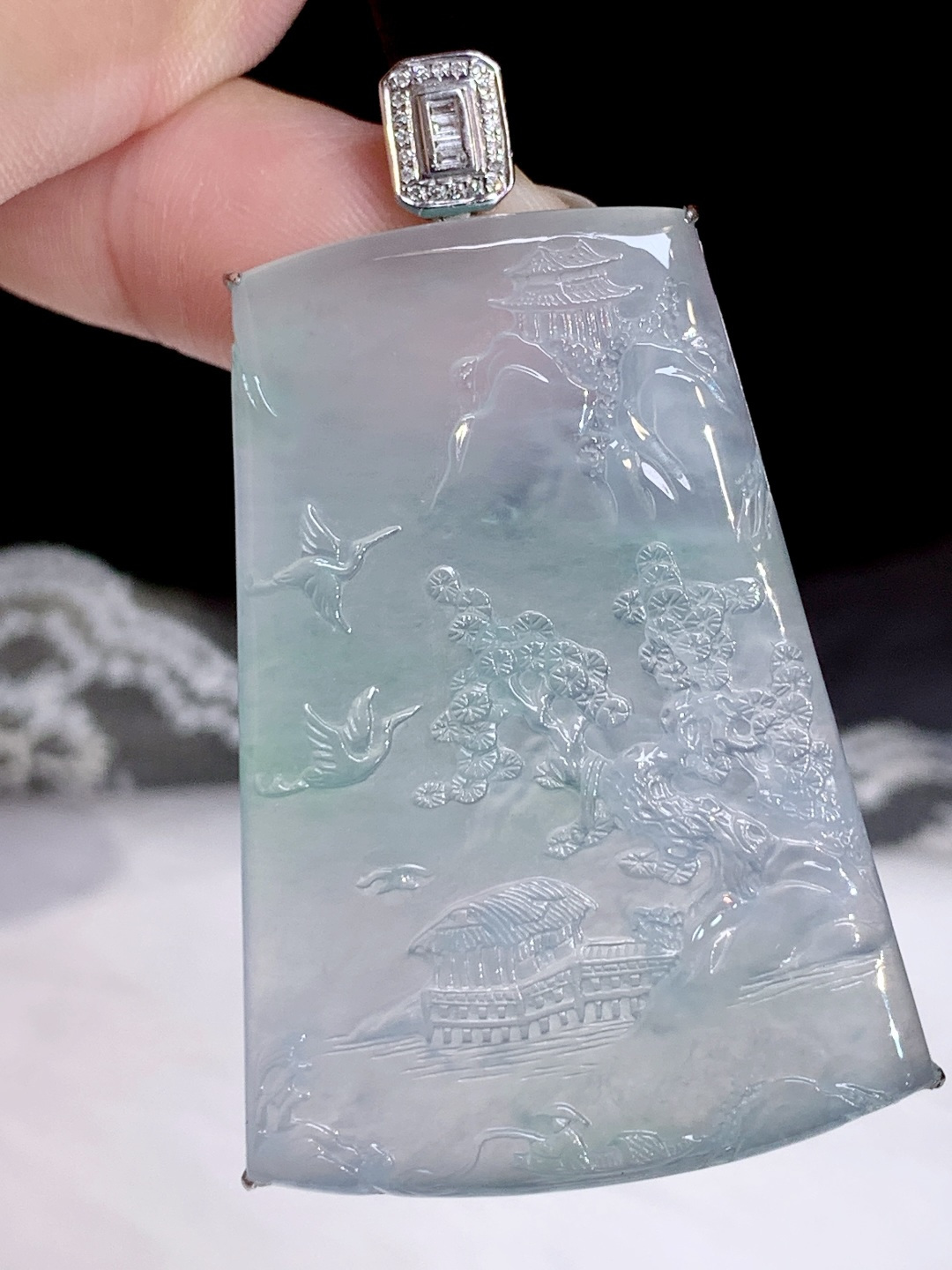 冰飘花山水牌 18k金钻镶嵌，57-35.5-6.8