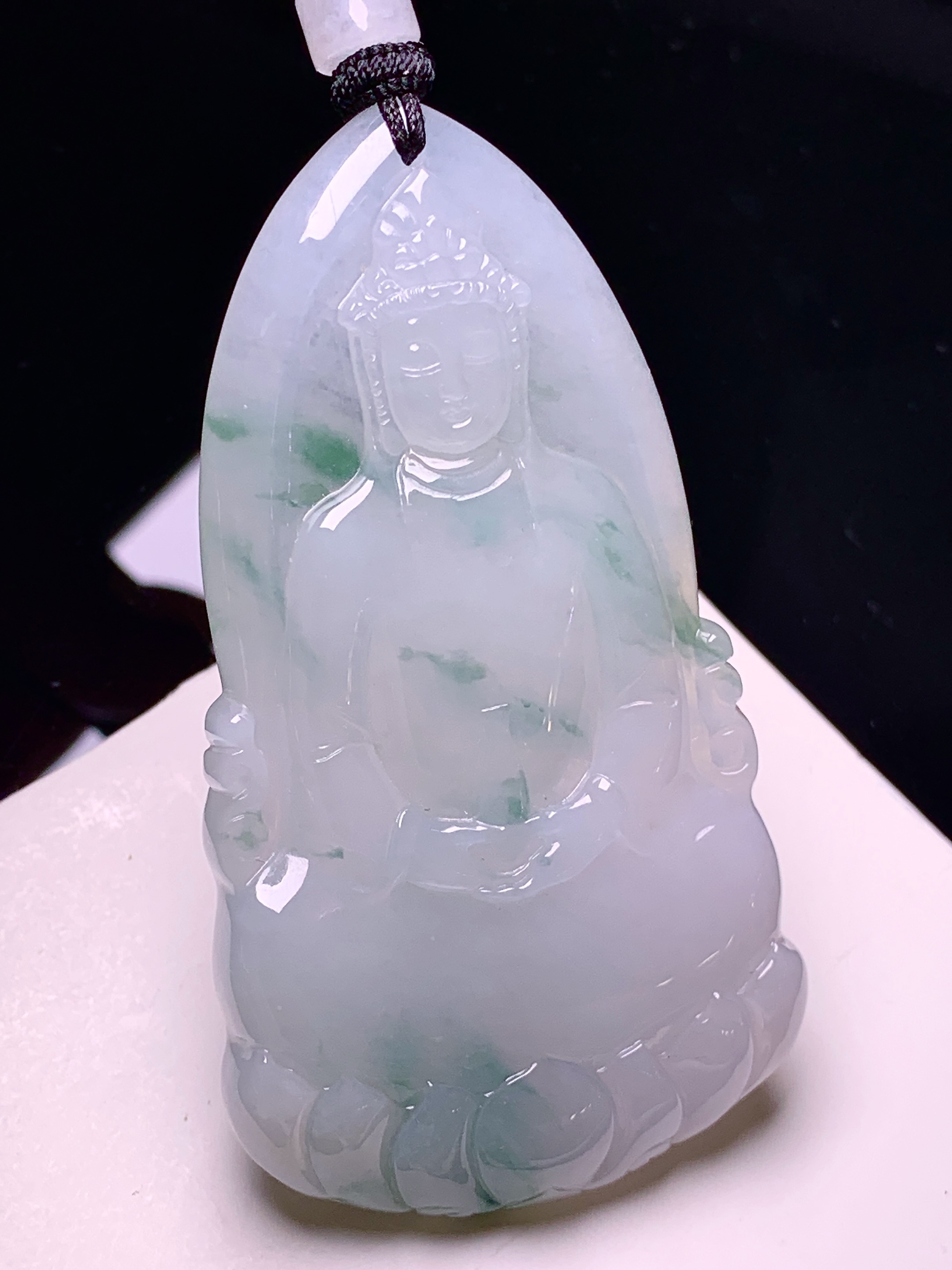 飘绿观音菩萨吊坠 玉质细腻 色泽艳丽清新 整体尺寸63.6*35.3*5.8 a2