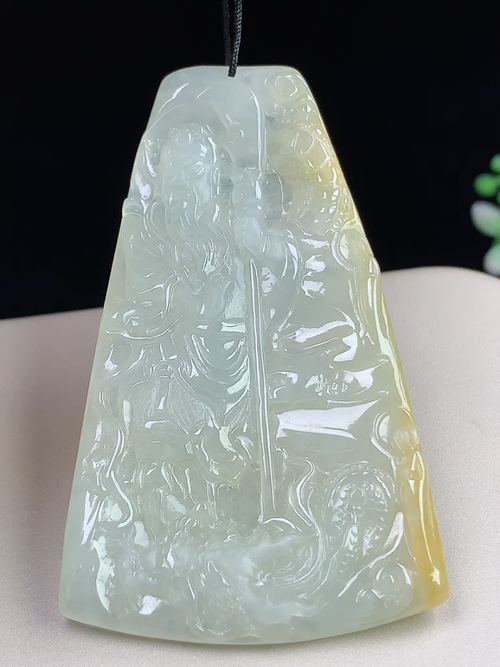 飘黄翡忠义关公牌，无裂，尺寸64-37.7-4.7mm，L06ayd
