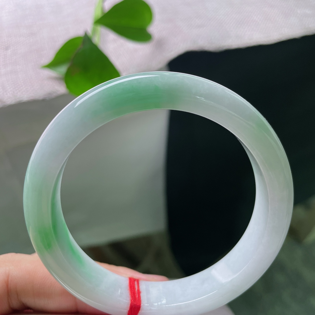 58.7/12.4/8.5飘绿正圈，水润细腻，优雅永不过时，甜美，有纹，ss53866a