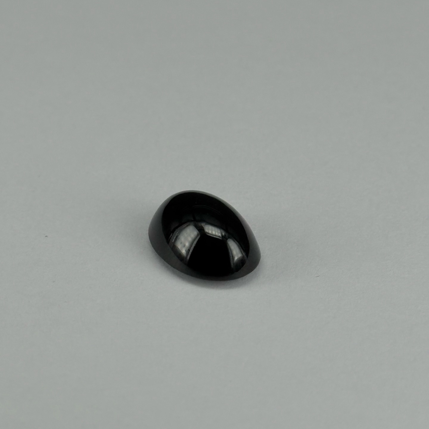 精品墨翠蛋面裸石 种好色正 黑度极好 打灯通透 油性十足 尺寸15.2